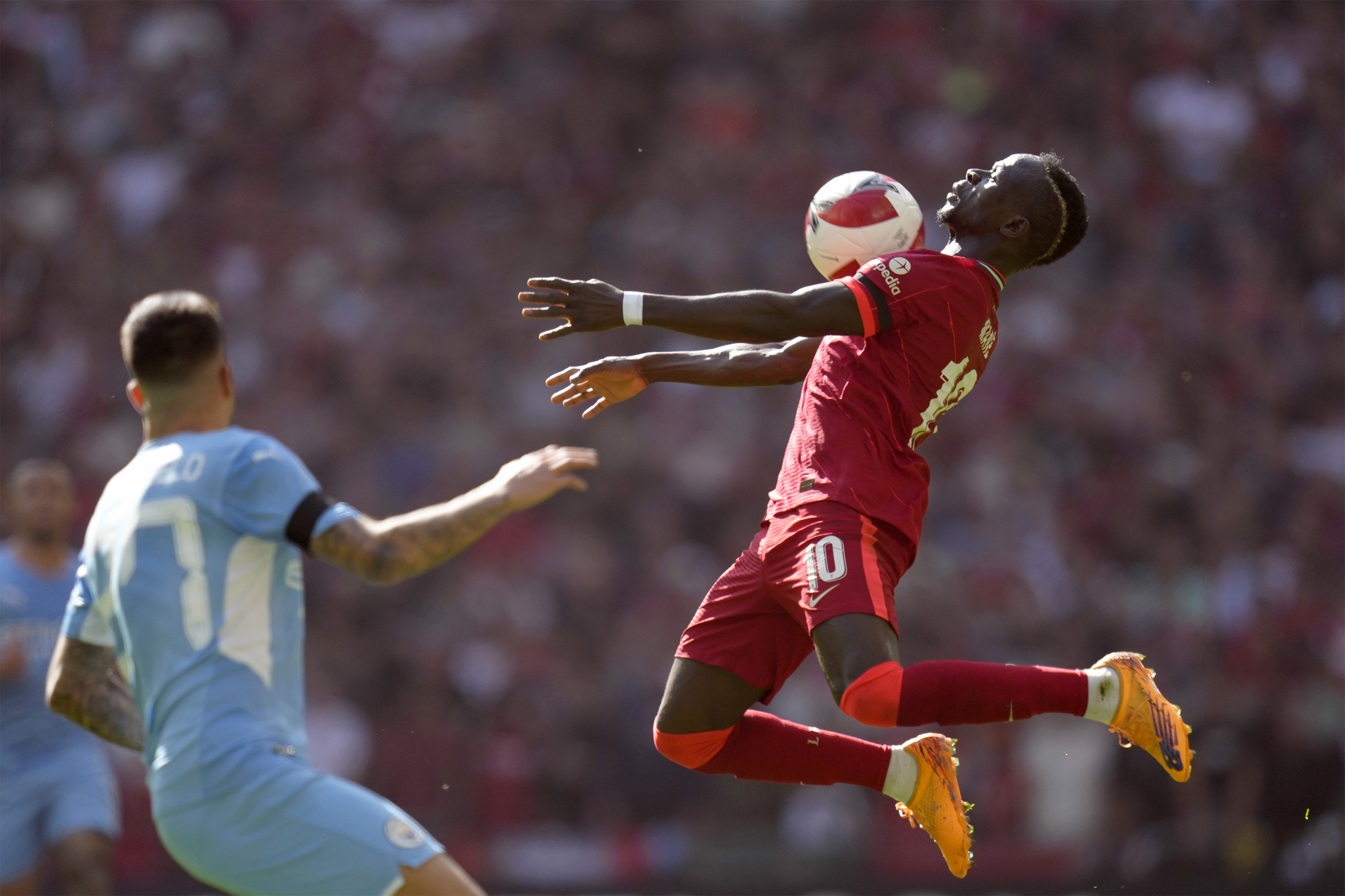 Singkirkan Manchester City di Semifinal Piala FA Sadio Mane Cetak Brace