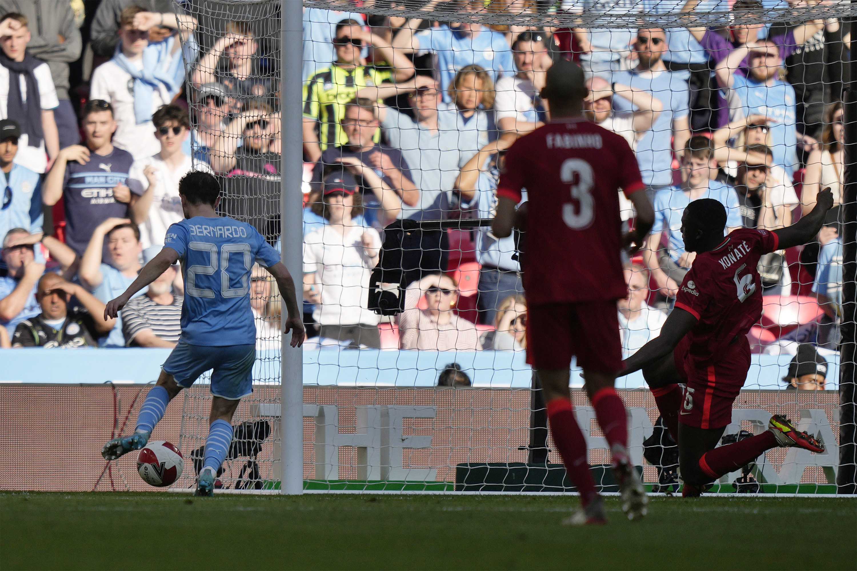 Singkirkan Manchester City di Semifinal Piala FA Sadio Mane Cetak Brace