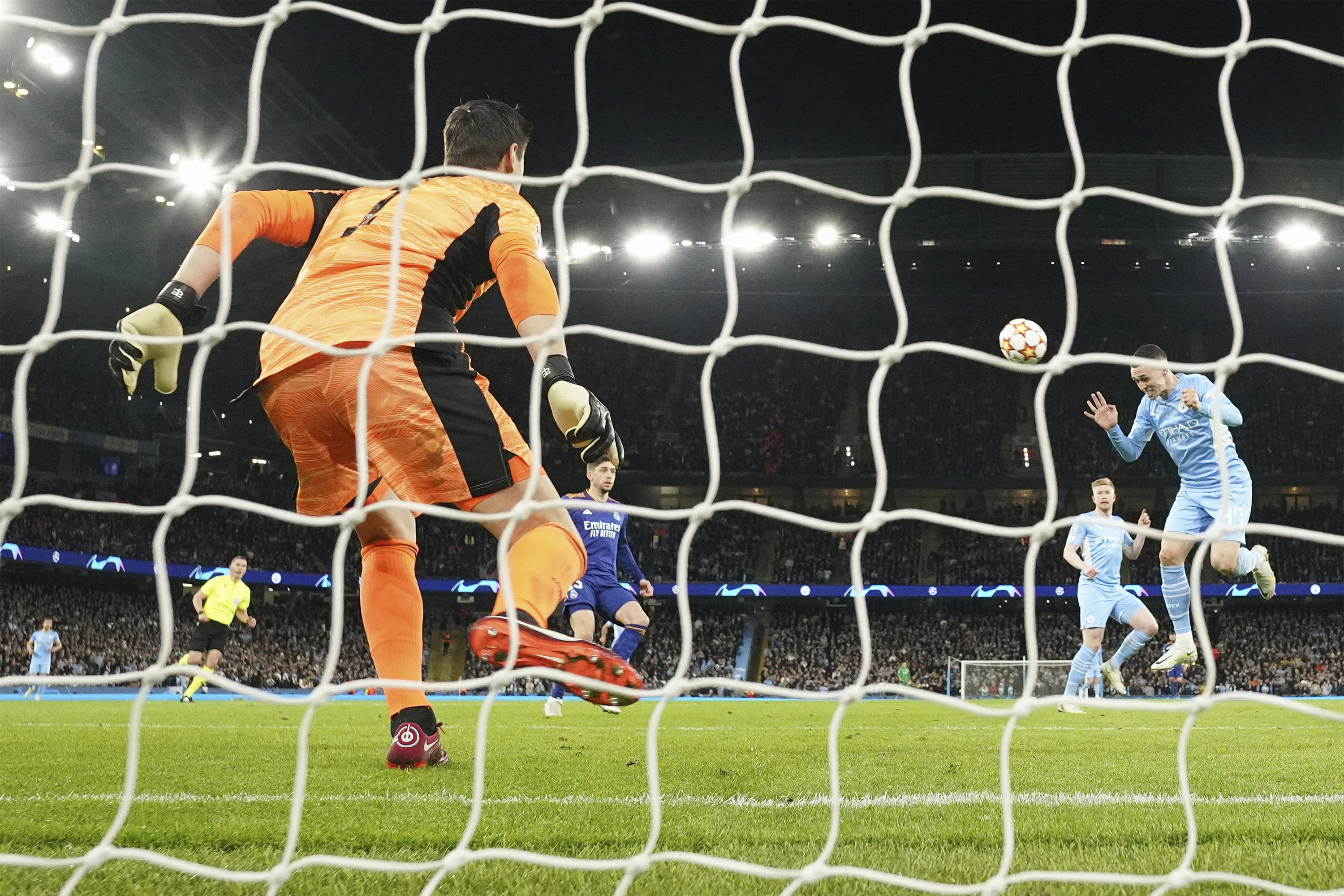 Kalah dari Man City, Aksi Panenka Benzema Menjadikannya Top Skor Sementara Liga Champions
