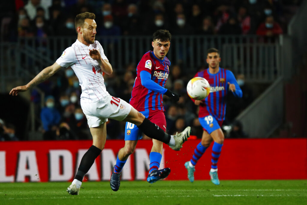 Lihat Aksi Bocah 1 Miliar Euro Gocek Pemain Sevilla dan Bawa Barcelona ke Peringkat Dua La Liga