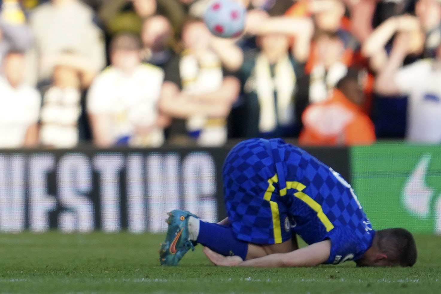 Reaksi Kesakitan Mateo Kovacic usai Mendapatkan Tekel Horor dari Pemain Leeds United
