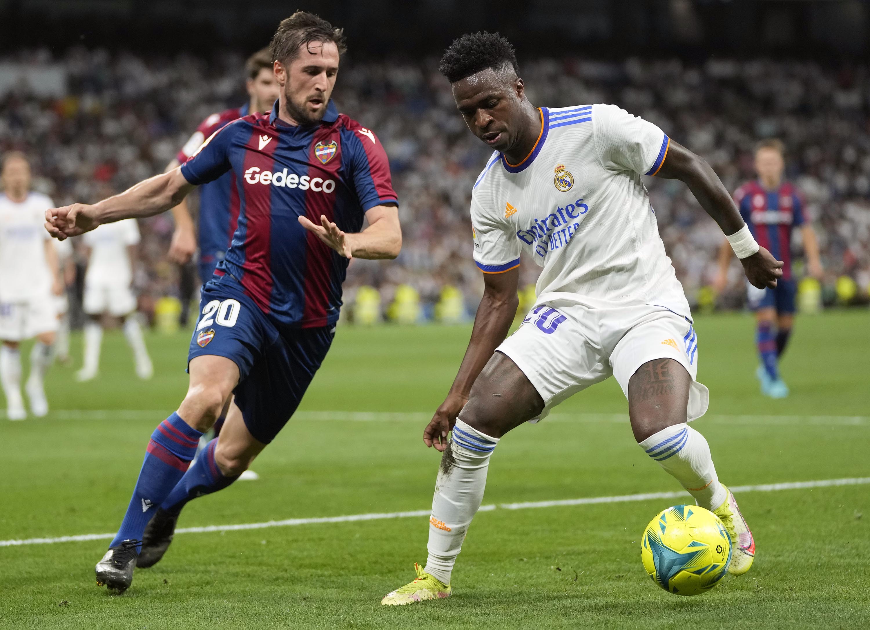 Tampil Menawan, Vinicius Junior Borong Tiga Gol dan Jadi Bintang Lapangan saat Real Madrid Pesta 6-0 ke Gawang Levante