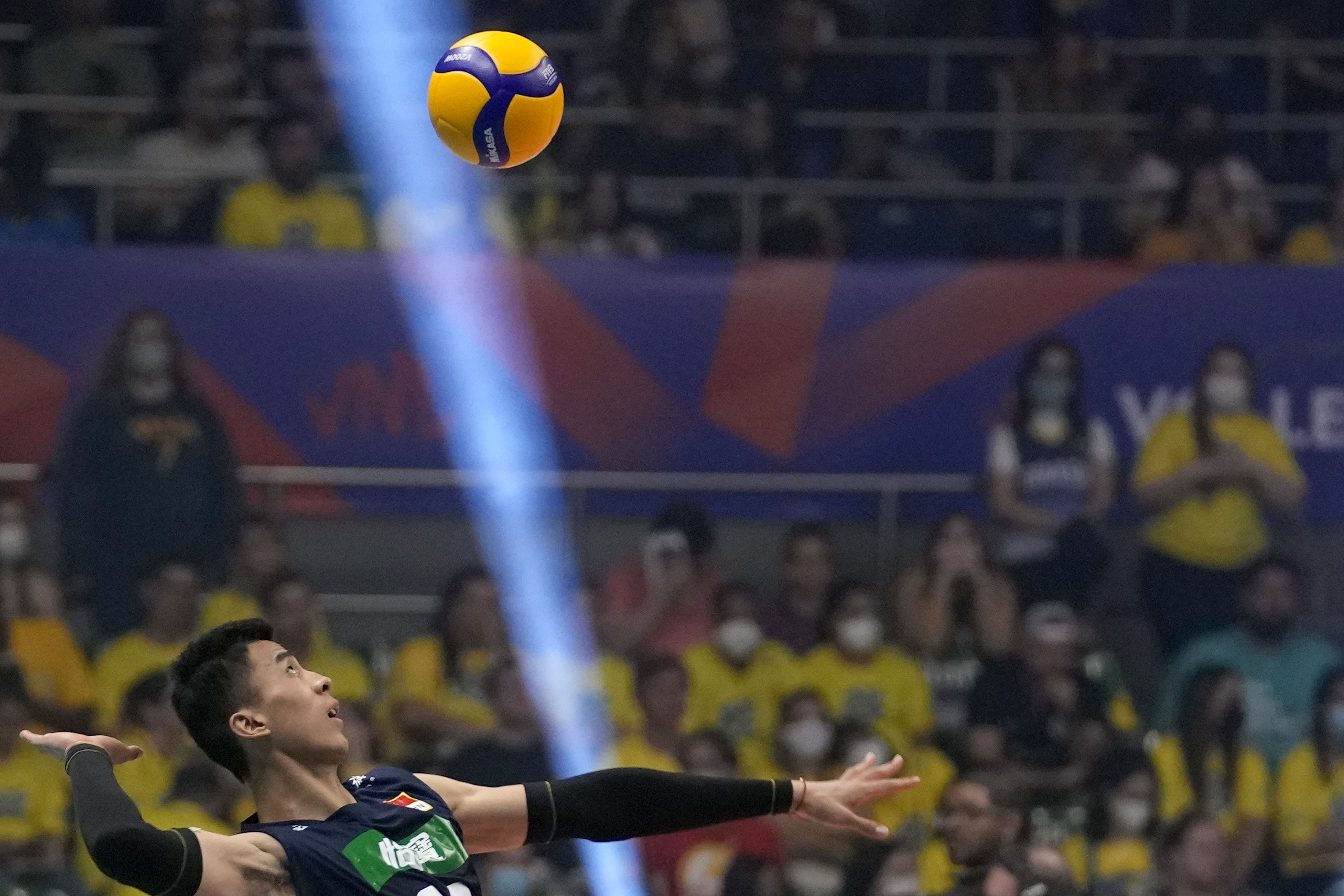 Aksi Pamer Spike di Ajang Volleyball Nations League 2022