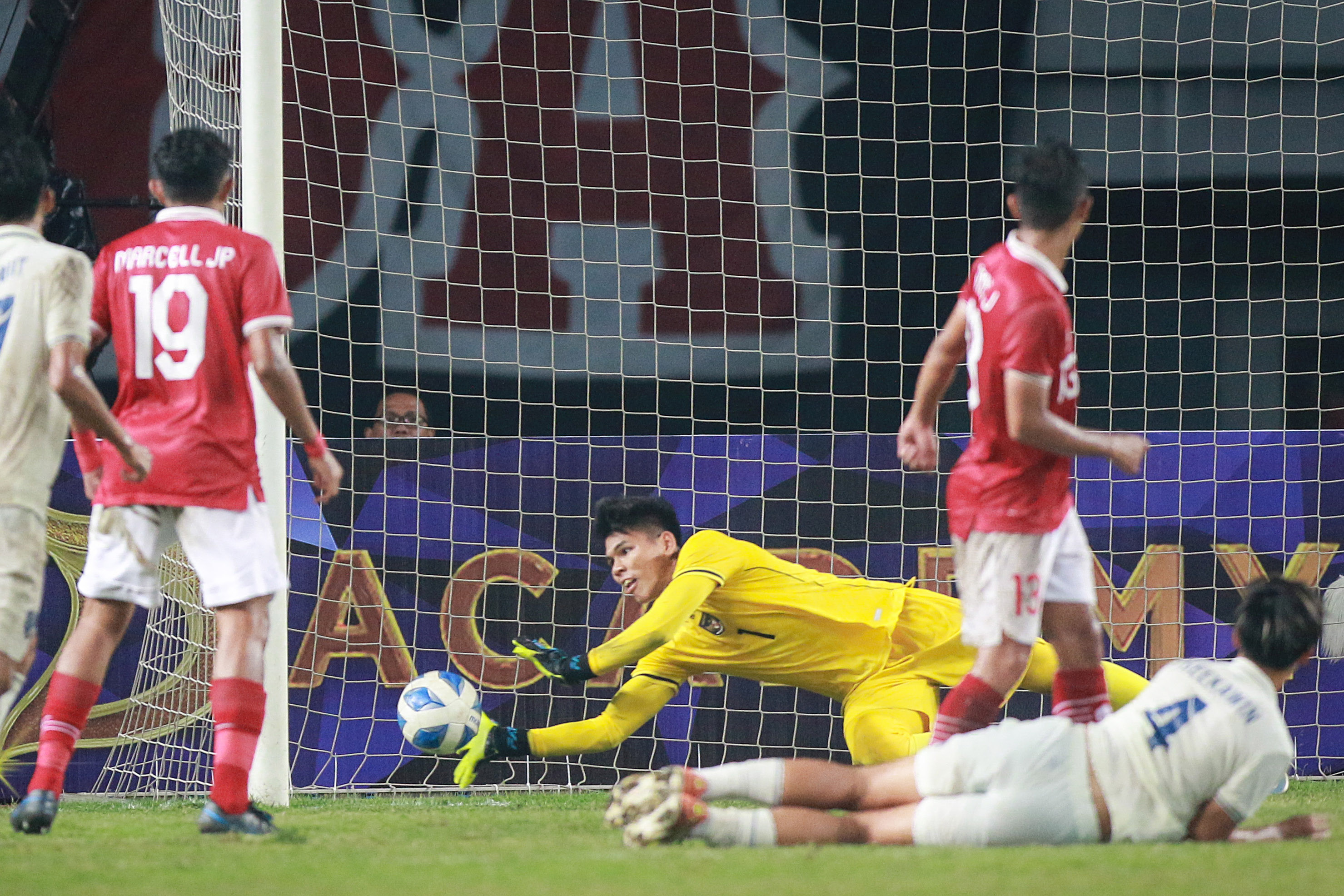 Aksi Gemilang Cahya Supriadi, Enam Kali Menyelamatkan Gawang Timnas Indonesia U-19 saat Melawan Thailand
