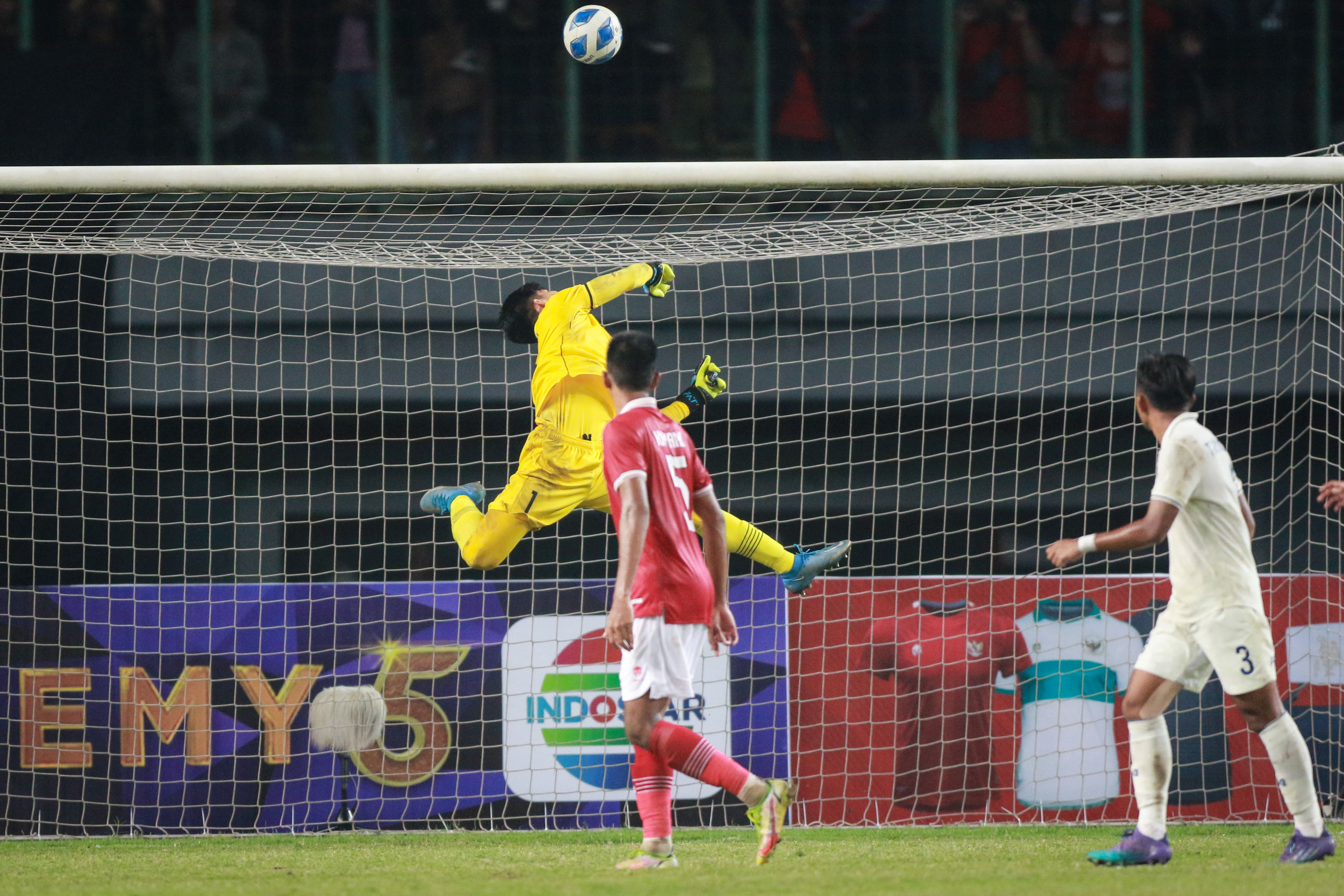 Aksi Gemilang Cahya Supriadi, Enam Kali Menyelamatkan Gawang Timnas Indonesia U-19 saat Melawan Thailand