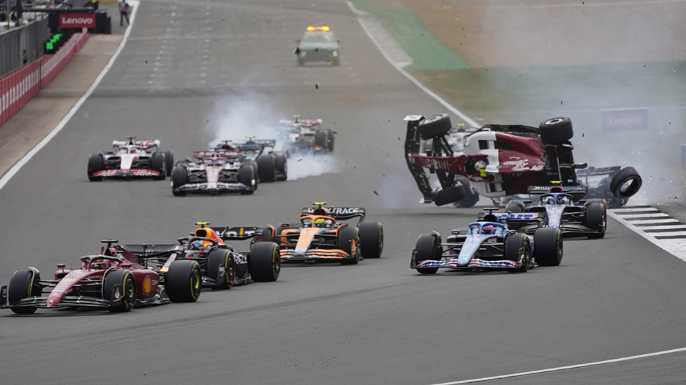 Detik-Detik Kecelakaan Horor Yang Menimpa Zhou Guanyu di F1 GP Inggris
