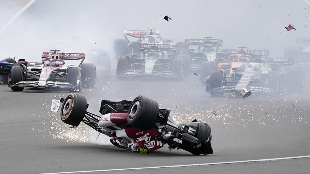 Detik-Detik Kecelakaan Horor Yang Menimpa Zhou Guanyu di F1 GP Inggris