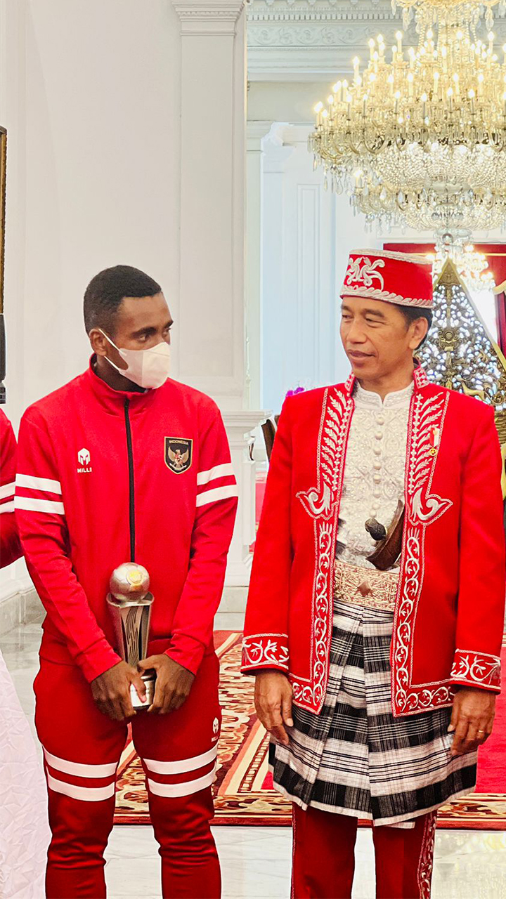 Momen Ketika Kapten Timnas U-16 Gugup bertemu Presiden Jokowi di Perayaan HUT RI ke-77
