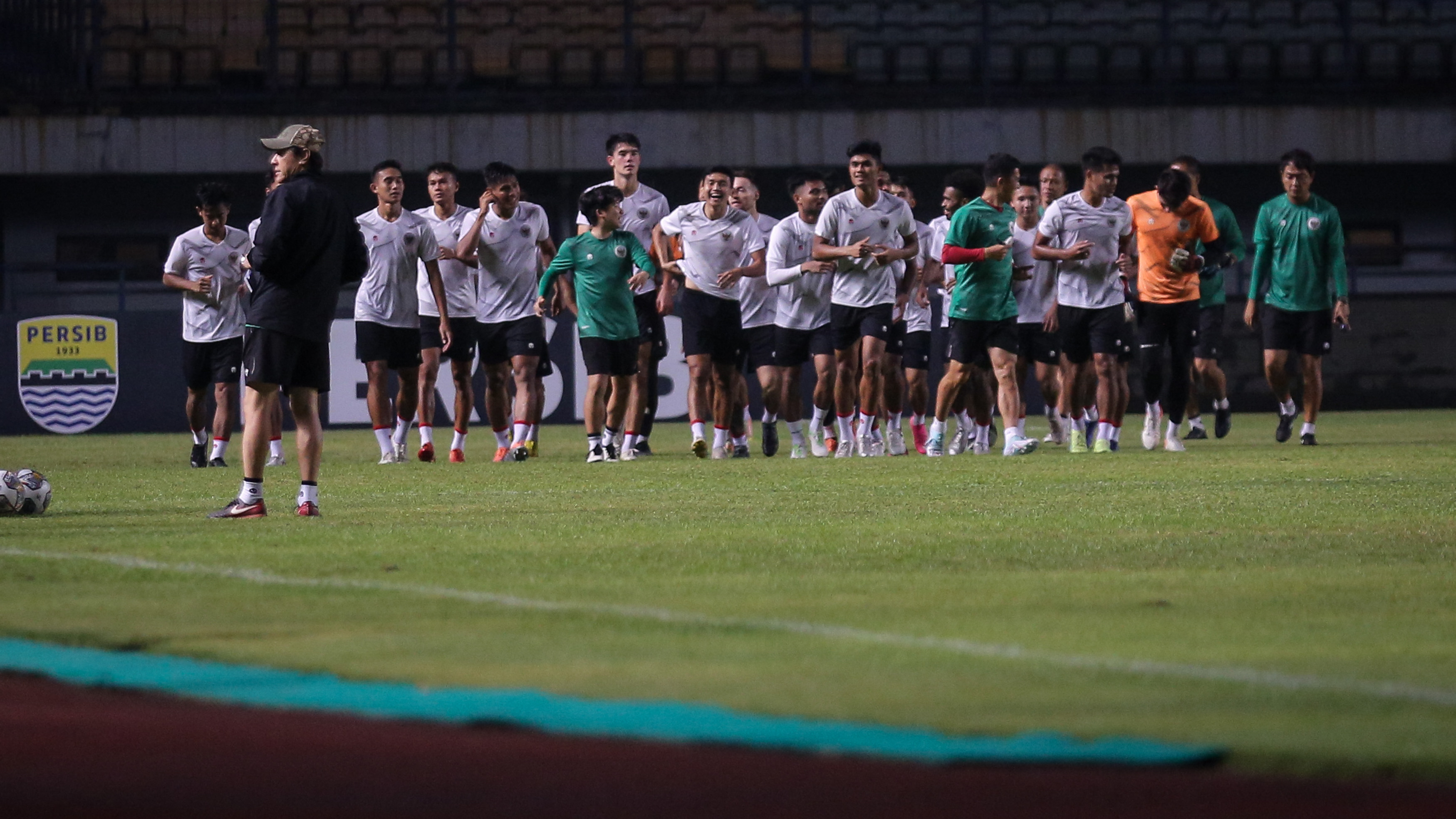 Yuk Lihat Aksi Marc Klok dan Pemain Timnas Indonesia Lainnya Menyantap Menu Latihan yang Diberikan Shin Tae-yong