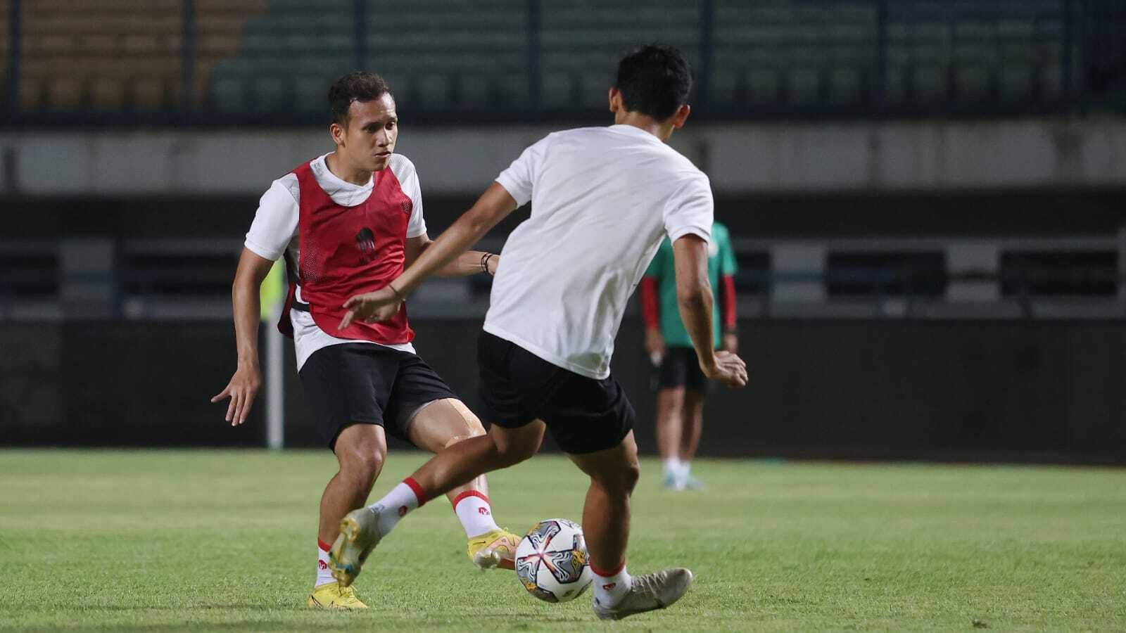 Yuk Lihat Aksi Marc Klok dan Pemain Timnas Indonesia Lainnya Menyantap Menu Latihan yang Diberikan Shin Tae-yong