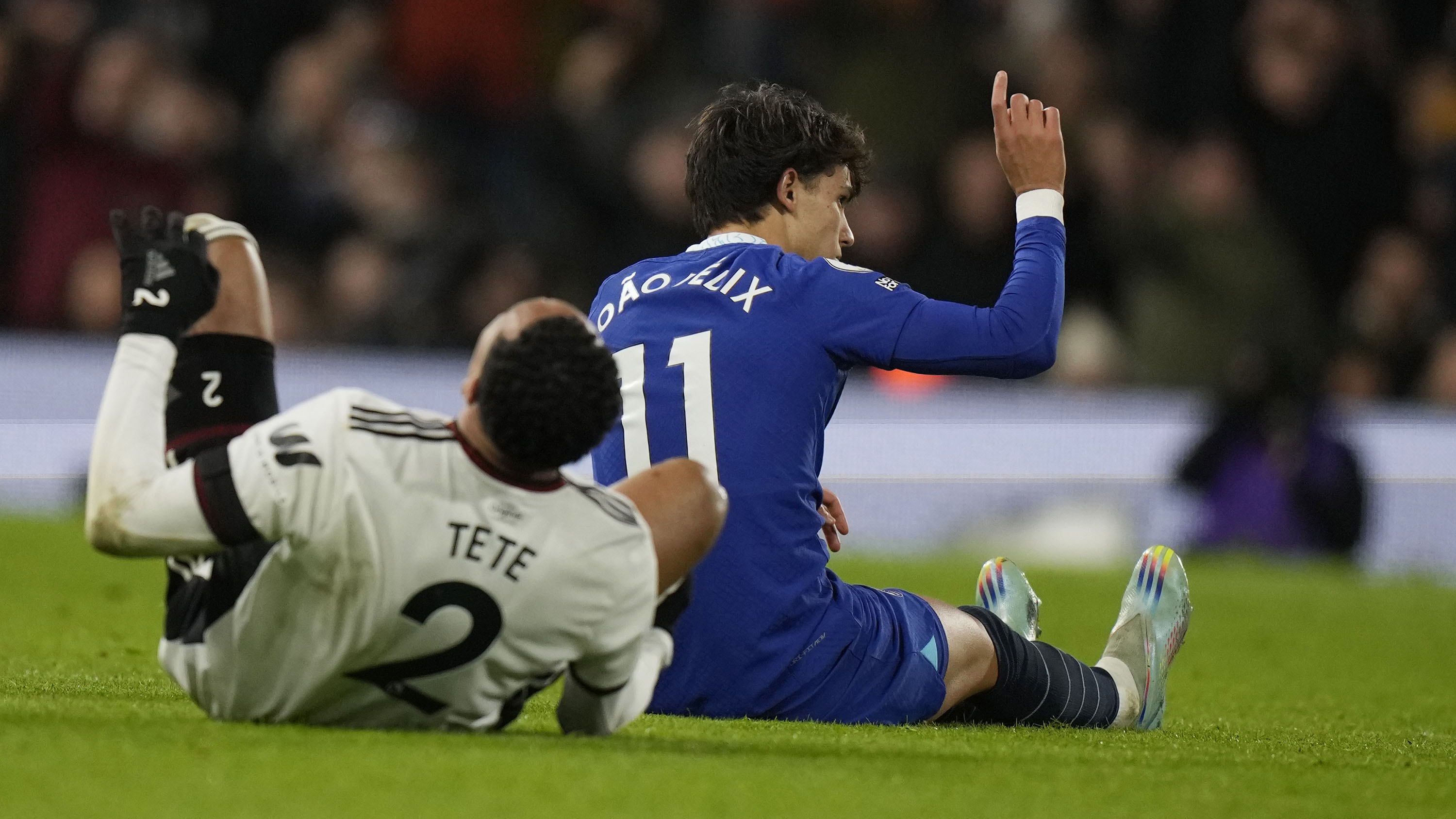 Debut Kelam Joao Felix, Diganjar Kartu Merah, Chelsea pun Tumbang di Kandang Fulham