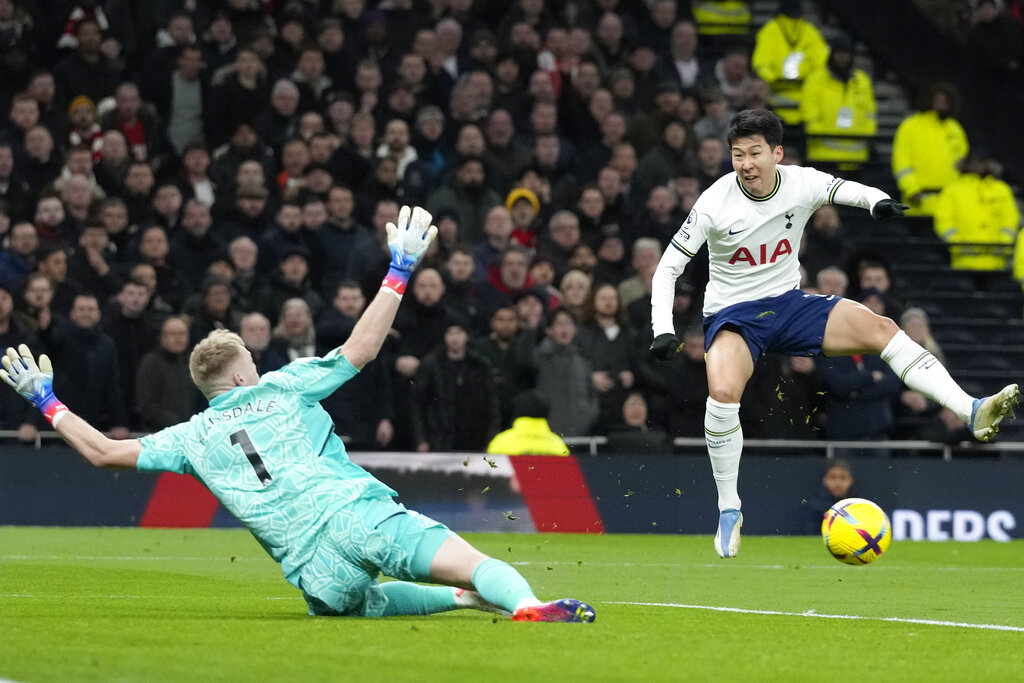 Hempaskan Tottenham, Arsenal Perkasa di London Utara