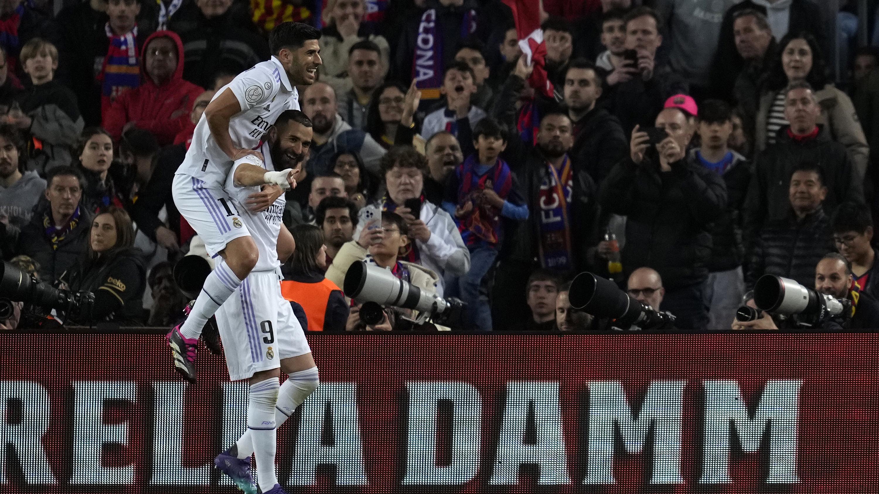 Hattrick Karim Benzema Bawa Real Madrid Pesta Gol Lagi di Kandang Barcelona setelah 60 Tahun