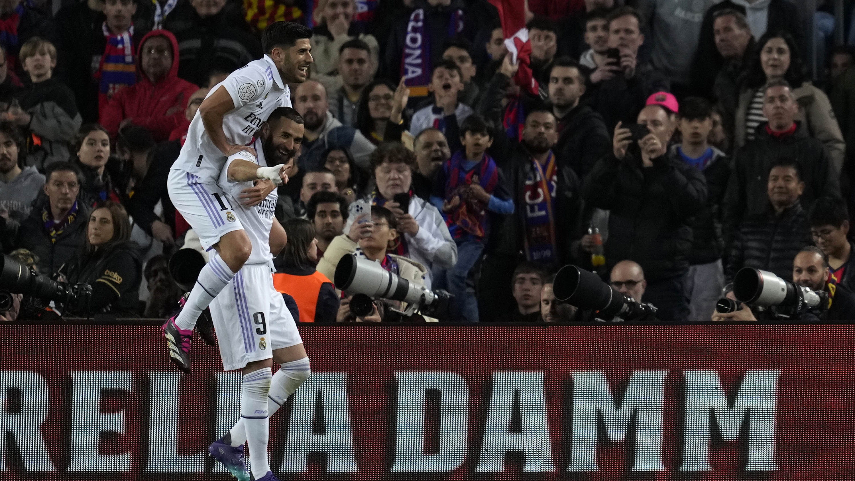 Hattrick Karim Benzema Bawa Real Madrid Pesta Gol Lagi di Kandang Barcelona setelah 60 Tahun