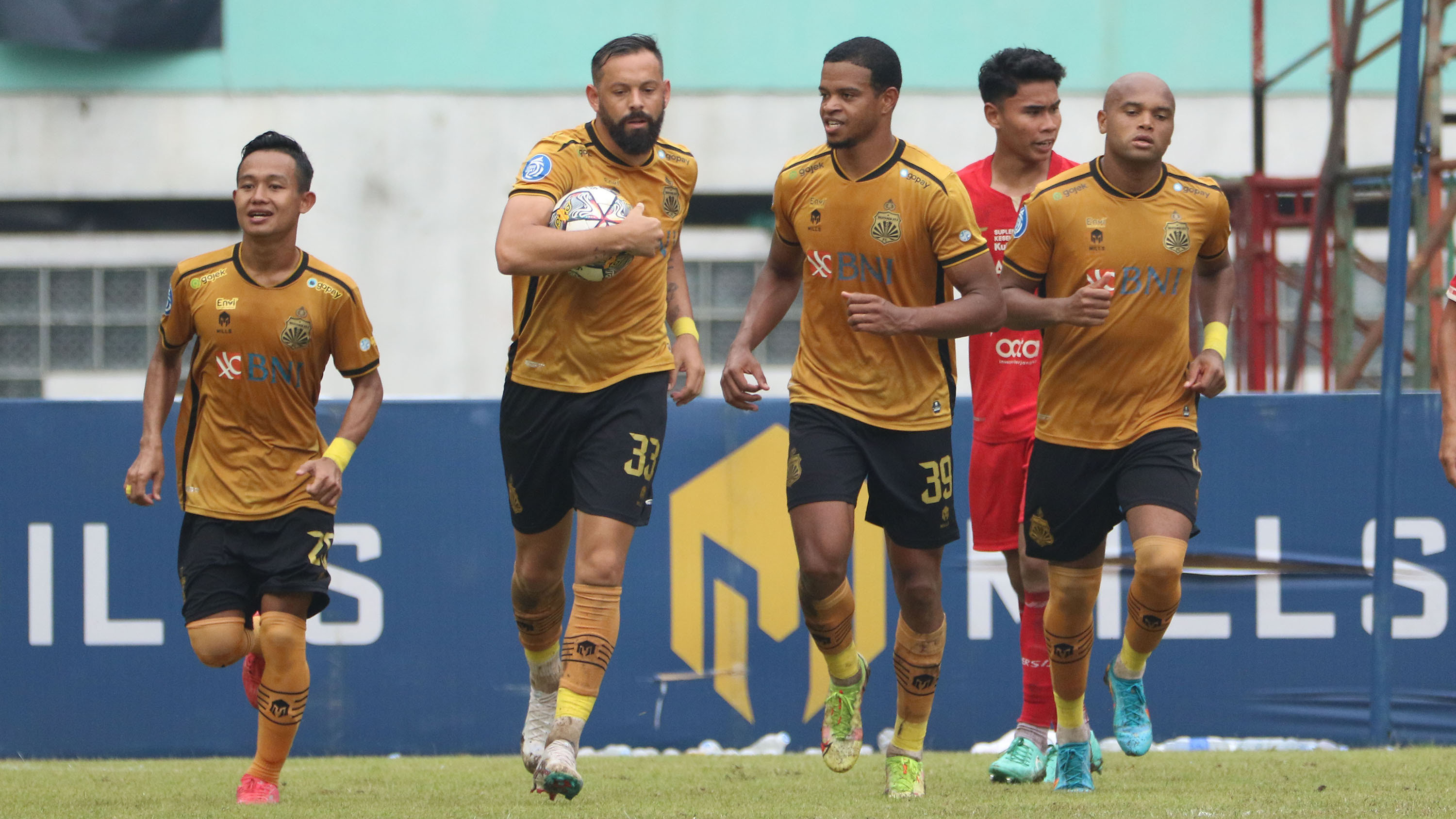 Daftar Lengkap 6 Penerima Penghargaan BRI Liga 1 2022/2023, Matheus Pato Sabet Dua Gelar
