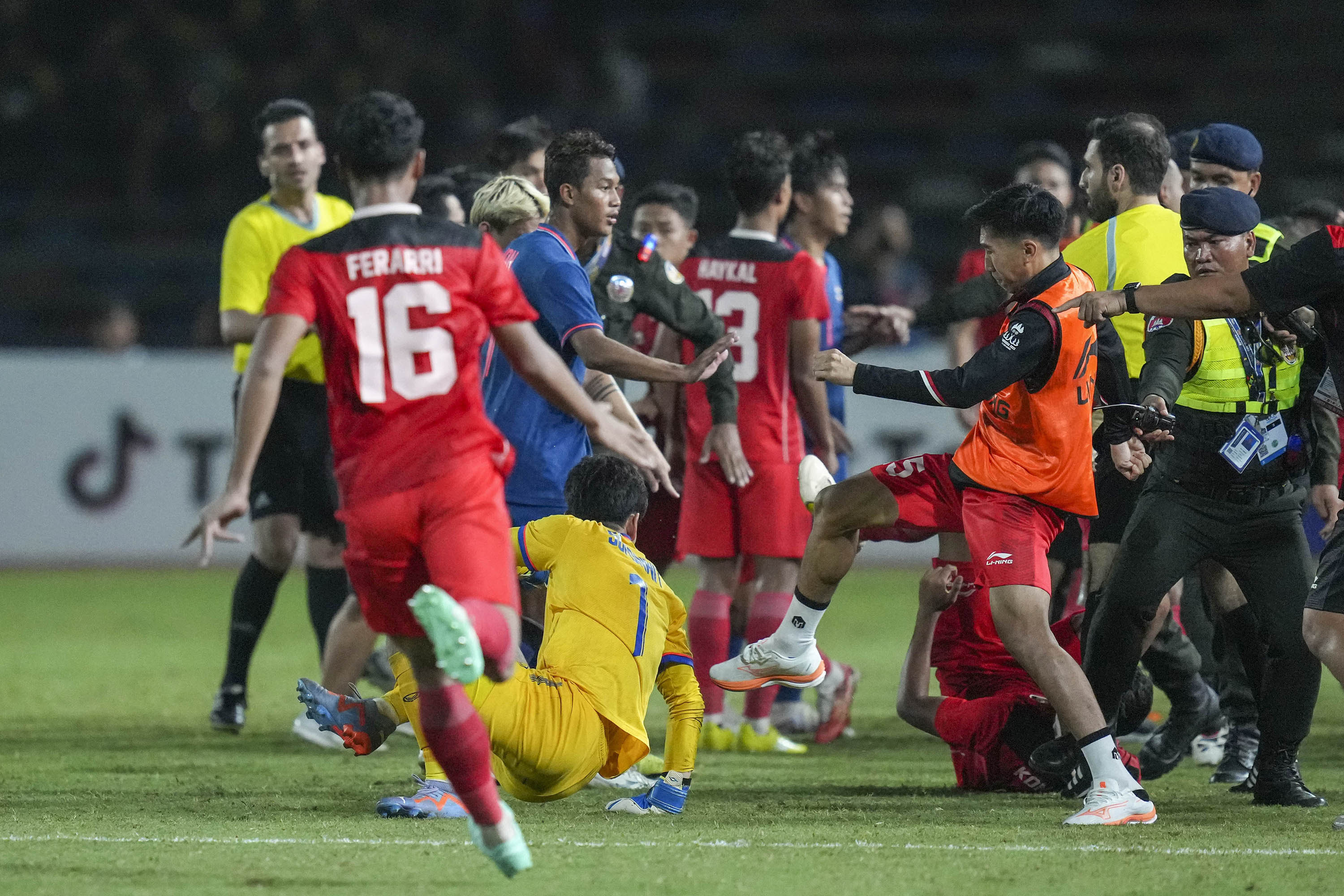 Jadi Musuh Bebuyutan, Baku Hantam Timnas Indonesia U-22 Vs Thailand di Final SEA Games 2023 Tidak Terhindarkan
