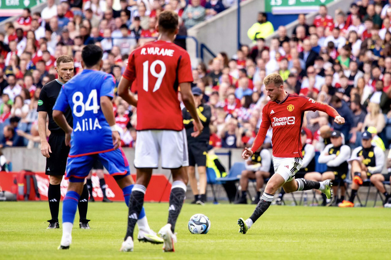 Pemain Muda Manchester United Bantu Donny van de Beek Cetak Gol di Laga Pramusim 