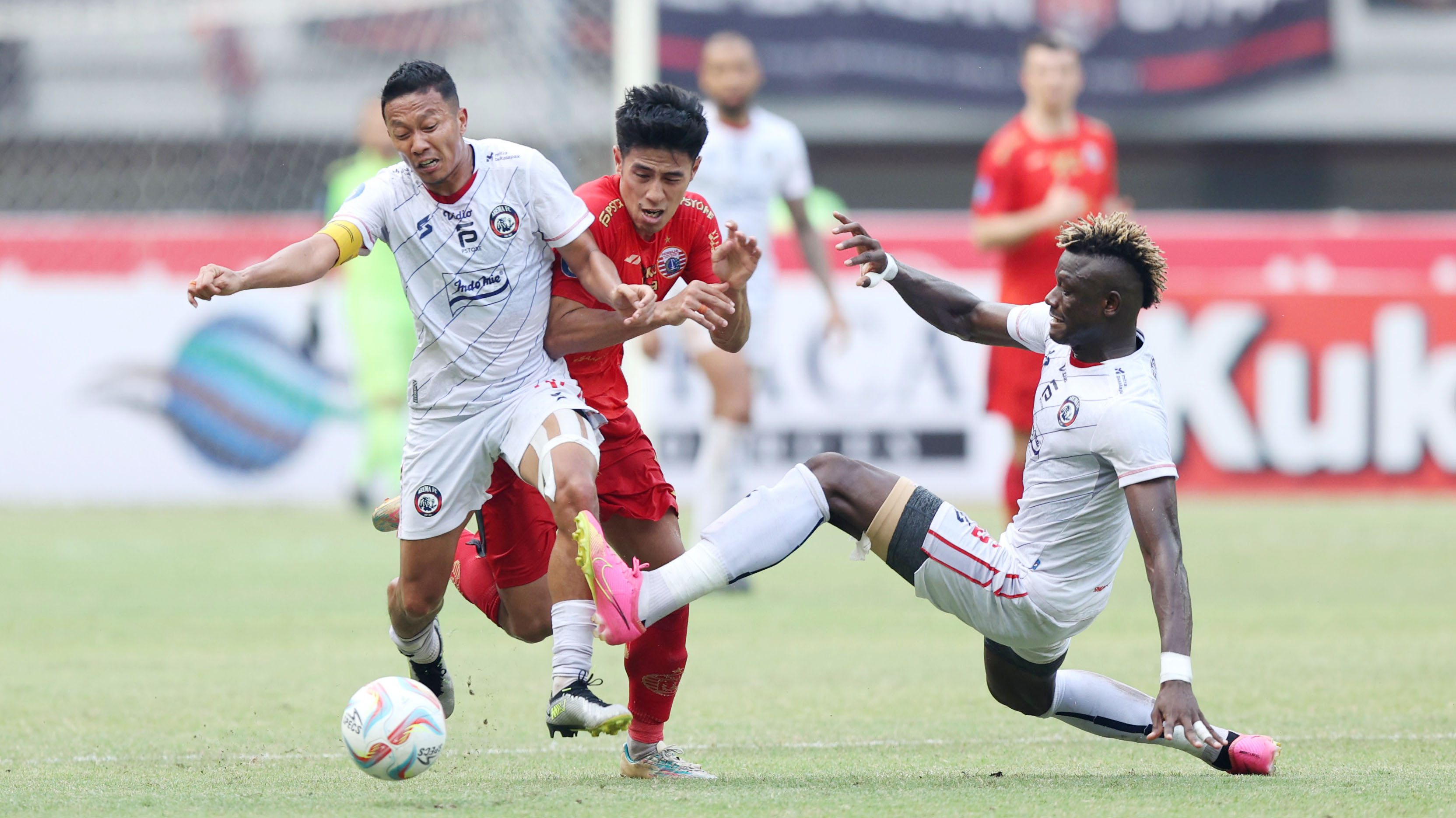 Penampilan Apik dan Reuni Kecil Hanif Sjahbandi Bersama Arema FC