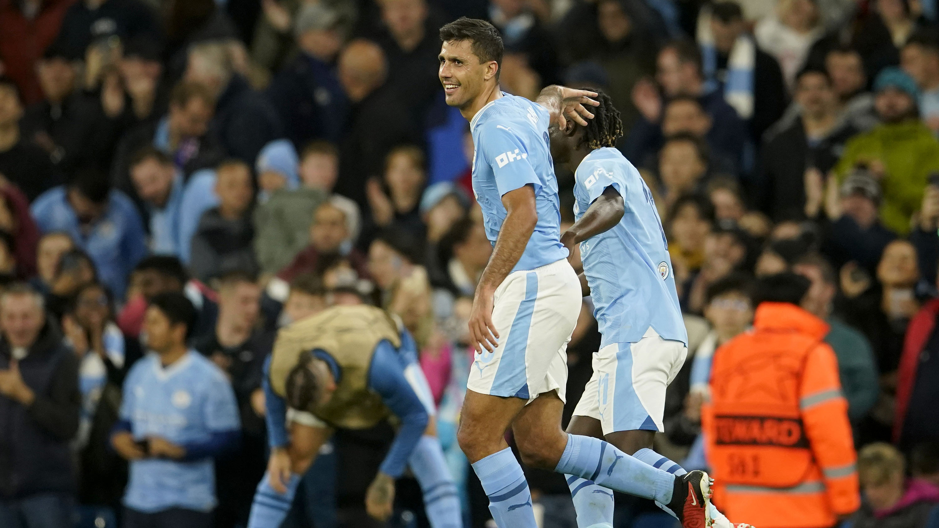 Dua Gol Julian Alvarez Warnai Comeback Manchester City atas Red Star Belgrade di Liga Champions