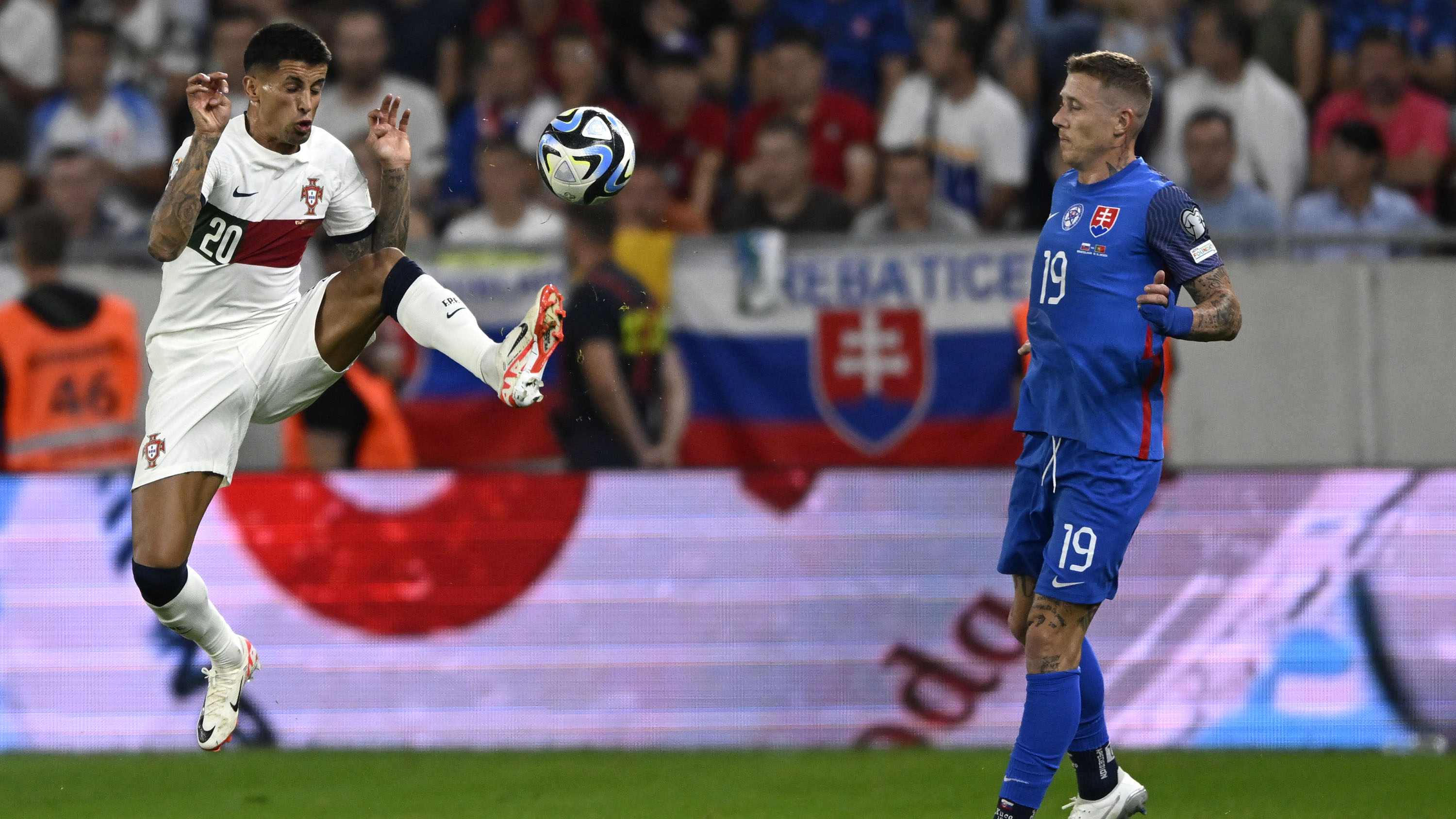Bruno Fernandes Bawa Portugal Masih Sempurna di Kualifikasi Euro 2024 setelah Sikat Slovakia