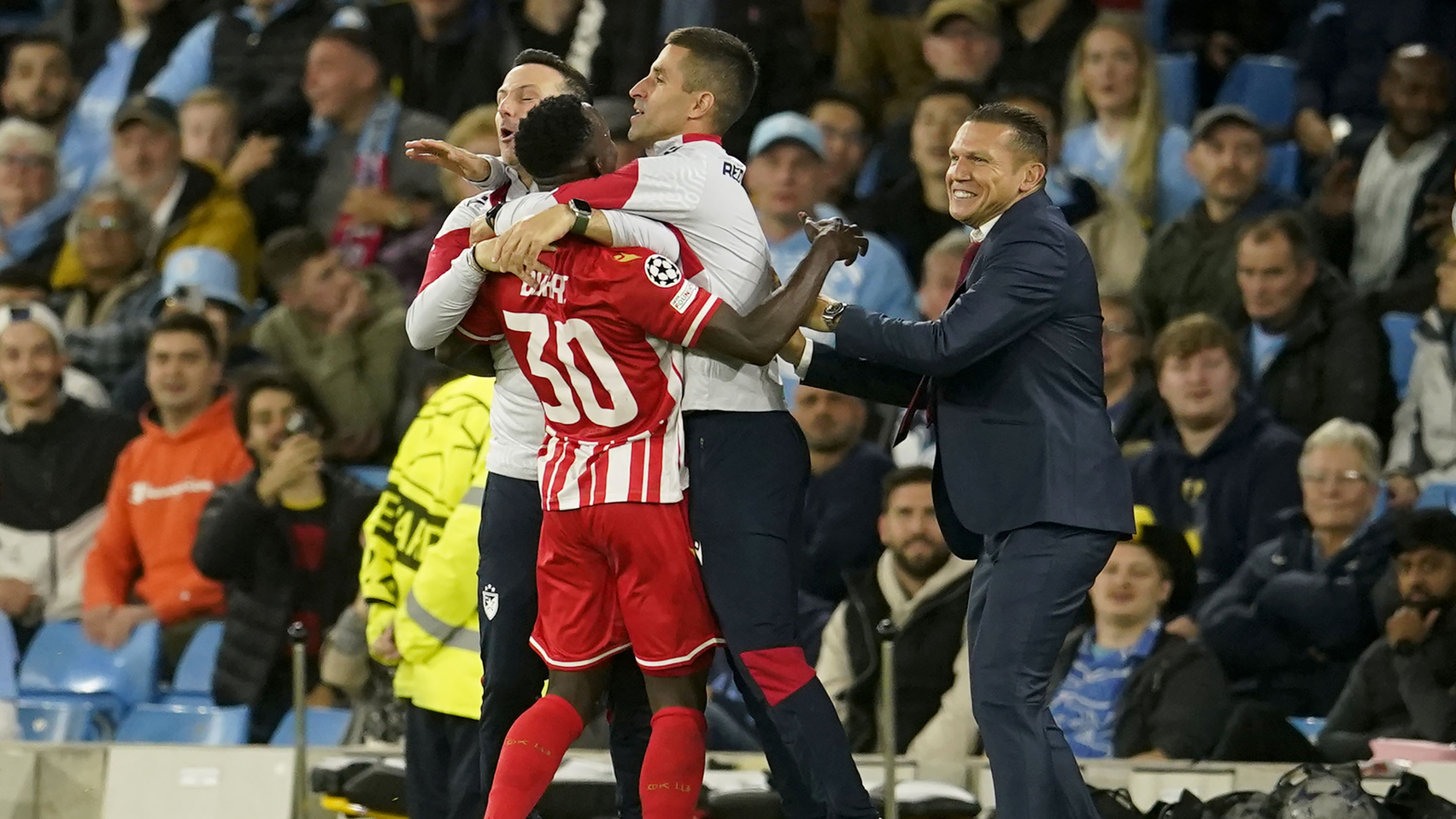 Dua Gol Julian Alvarez Warnai Comeback Manchester City atas Red Star Belgrade di Liga Champions