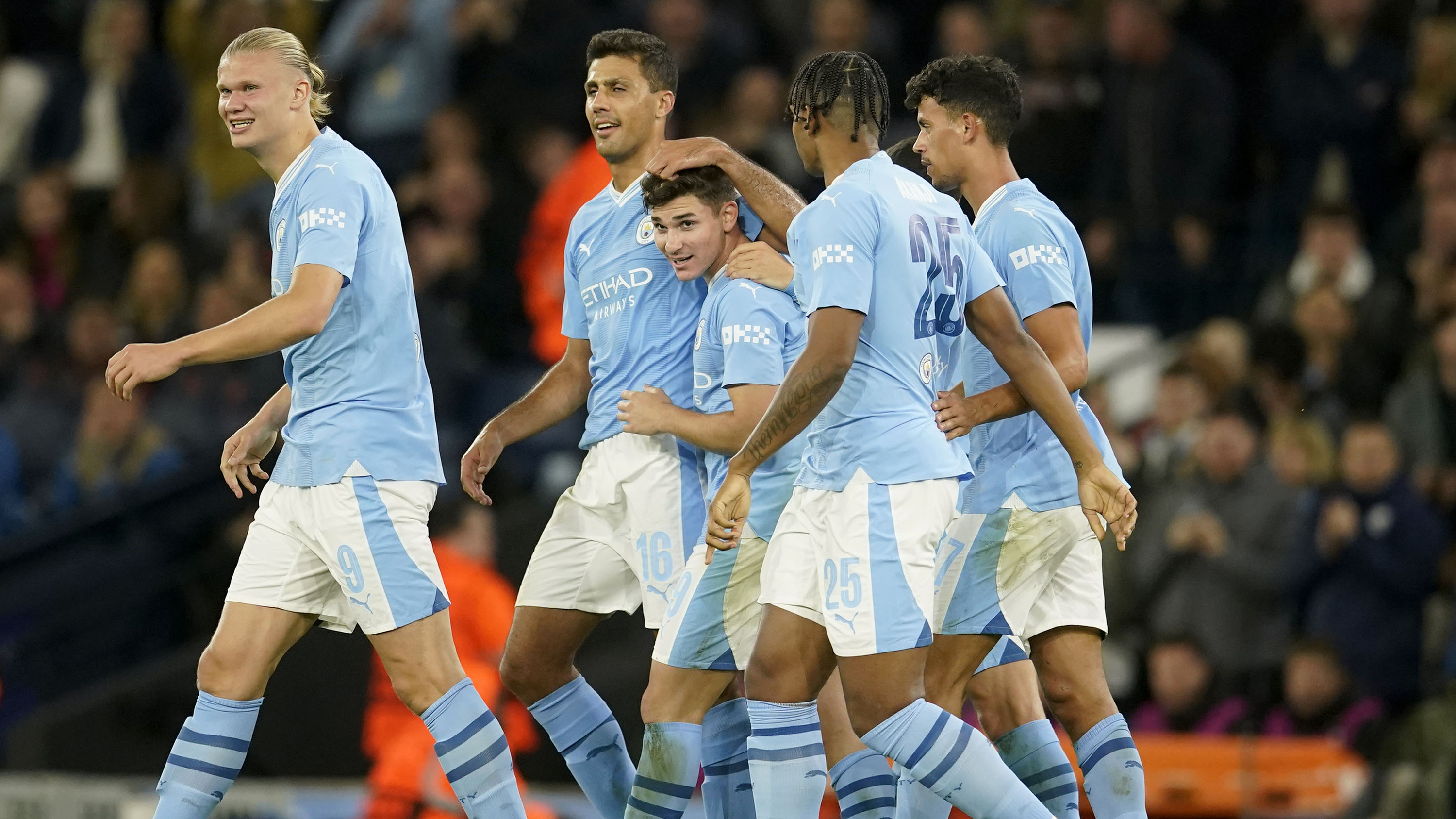 Dua Gol Julian Alvarez Warnai Comeback Manchester City atas Red Star Belgrade di Liga Champions