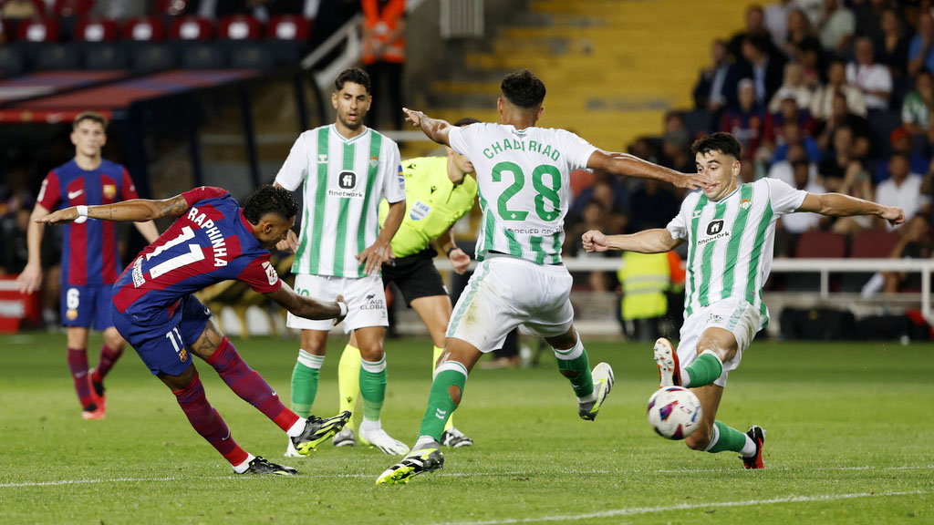 Barcelona Pesta Gol ke Gawang Real Betis