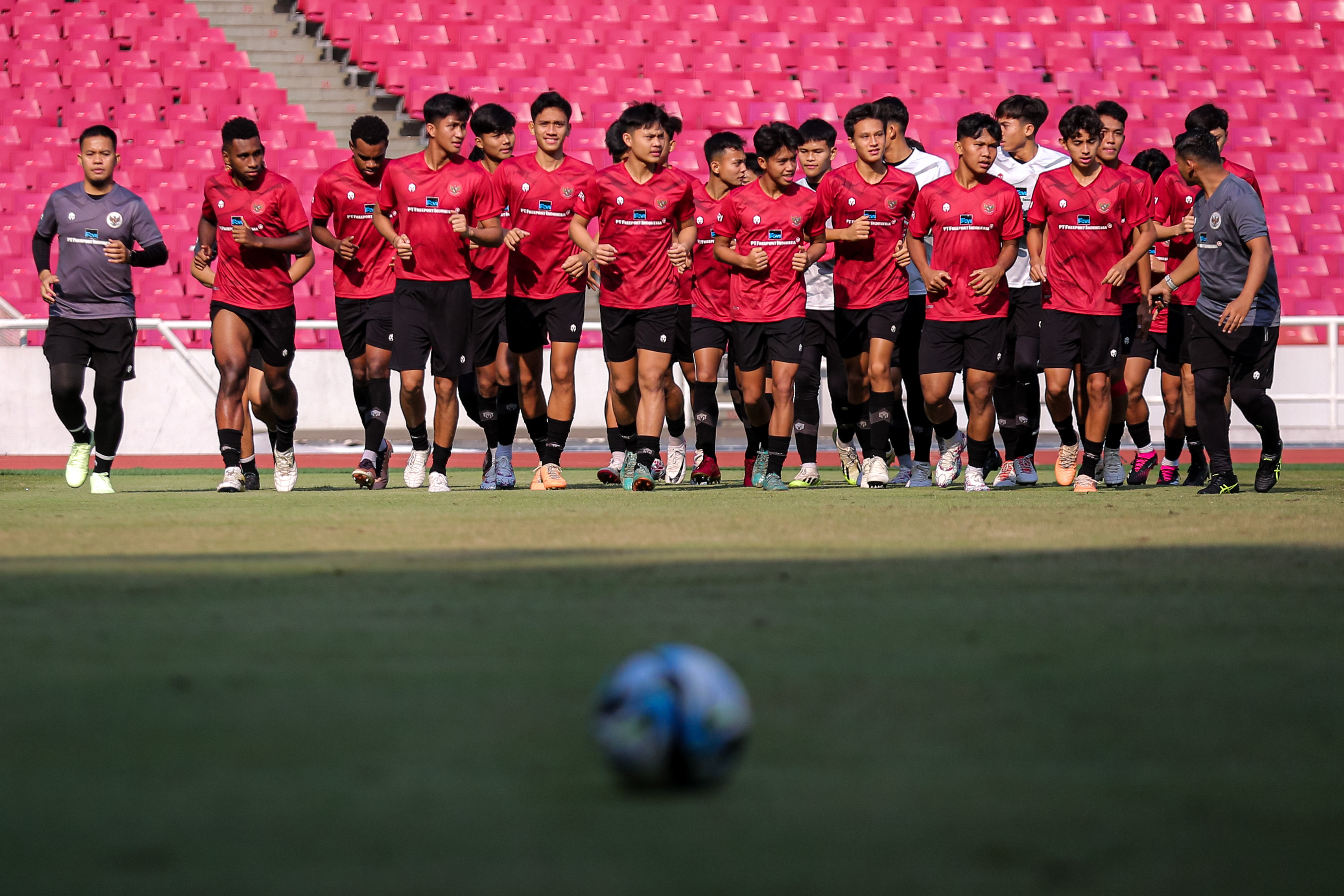 Suasana Gembira Latihan Timnas Indonesia U-17 Jelang Piala Dunia U-17 di Stadion Utama Gelora Bung Karno