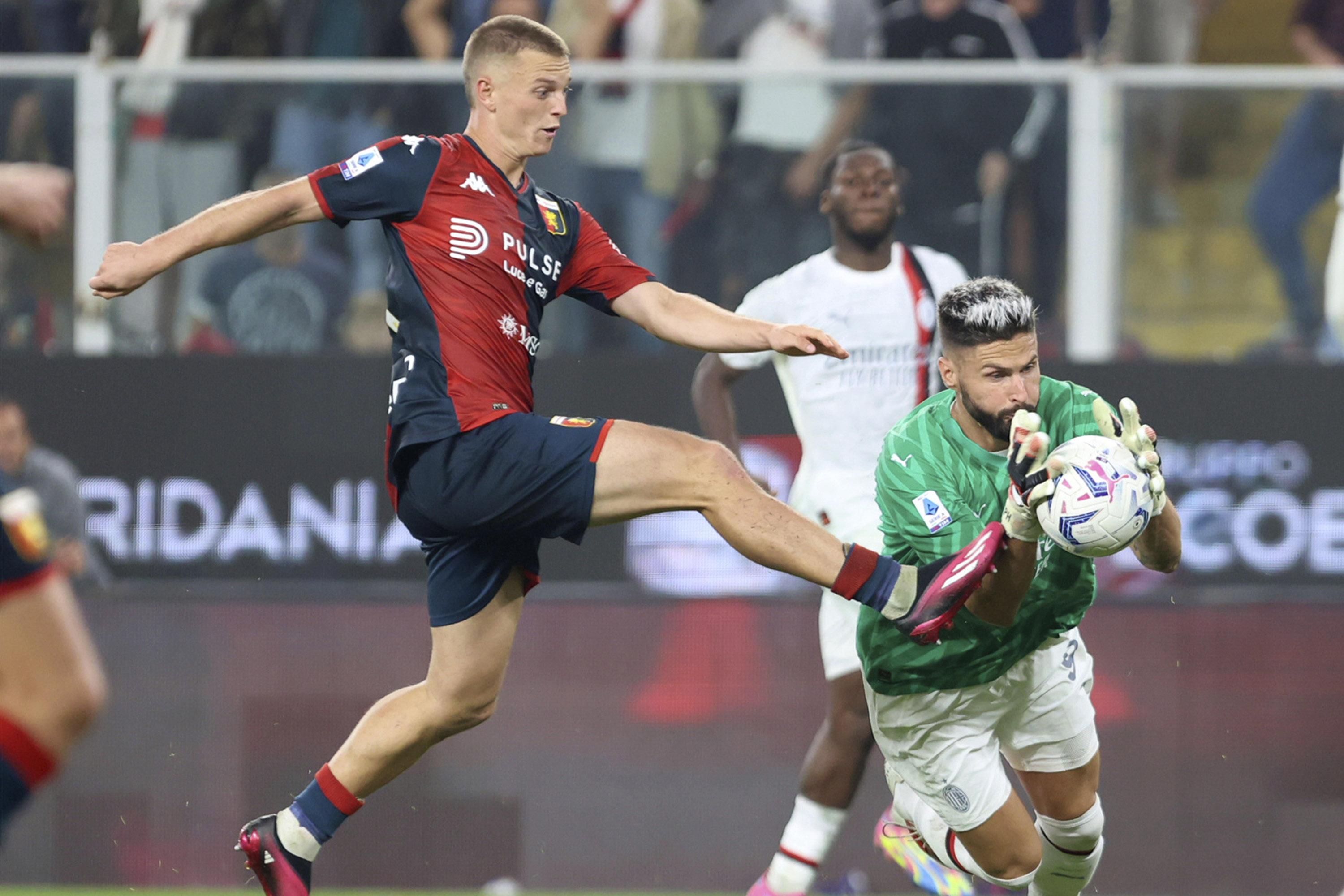 Aksi Tangguh Striker AC Milan jadi Kiper Dadakan, Olivier Giroud Bikin Penyelamatan Gemilang