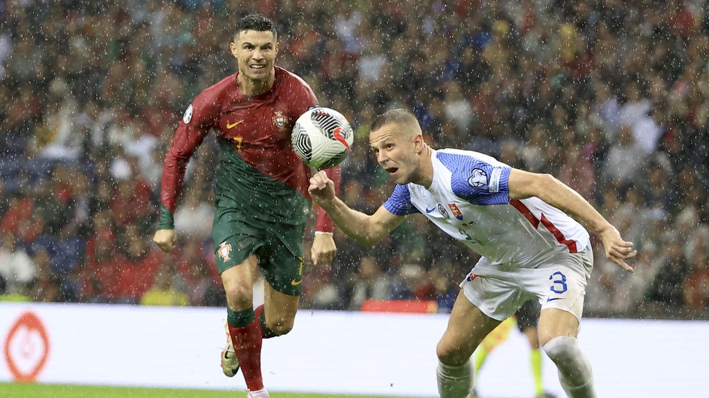 Borong 2 Gol, Cristiano Ronaldo Bawa Portugal Bungkam Slovakia di Kualifikasi Euro 2024