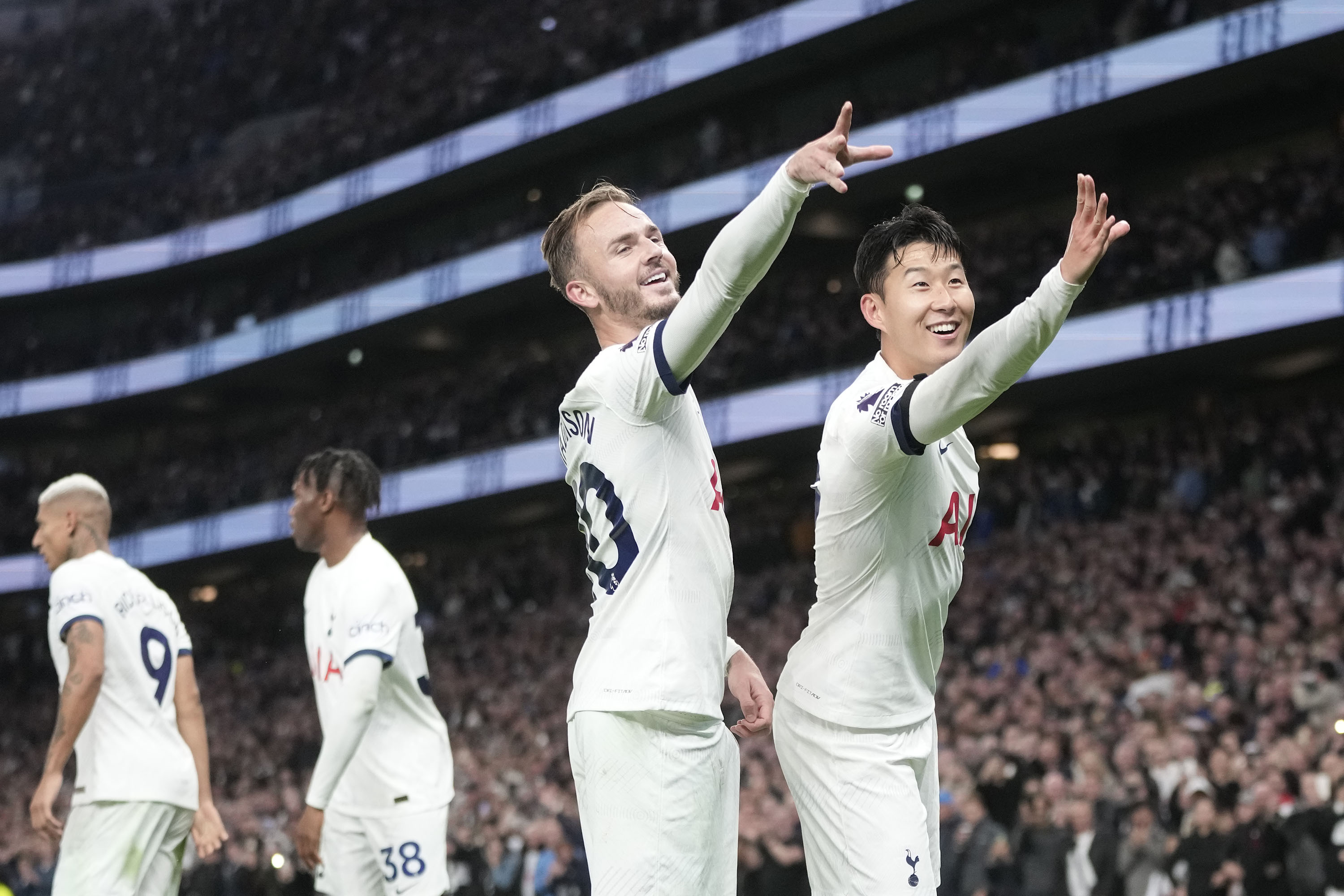 Penampilan Memukau Son Heung-min Bawa Tottenham Hotspur Puncaki Klasemen Liga Inggris, Cetak Gol dan Assist