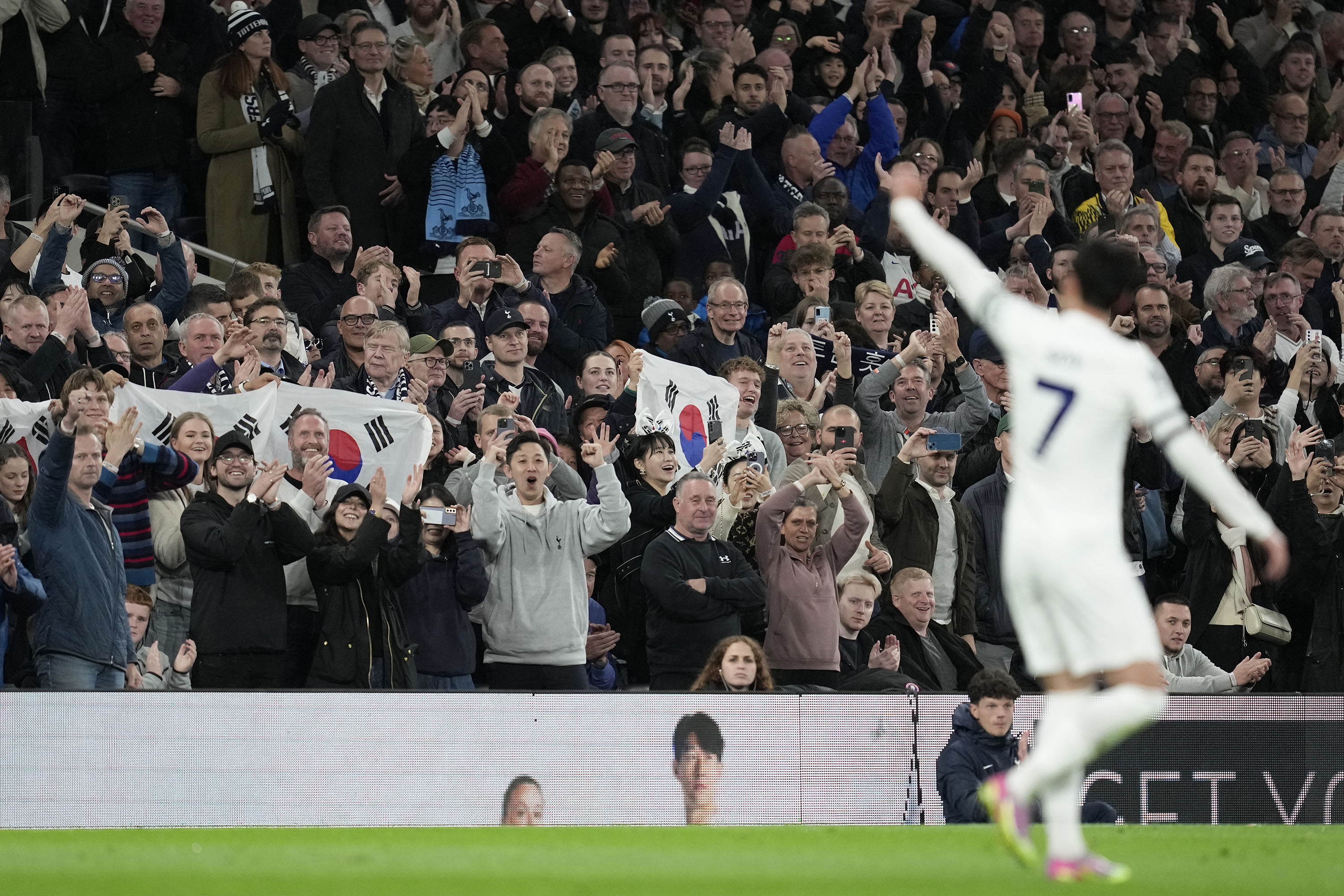 Penampilan Memukau Son Heung-min Bawa Tottenham Hotspur Puncaki Klasemen Liga Inggris, Cetak Gol dan Assist