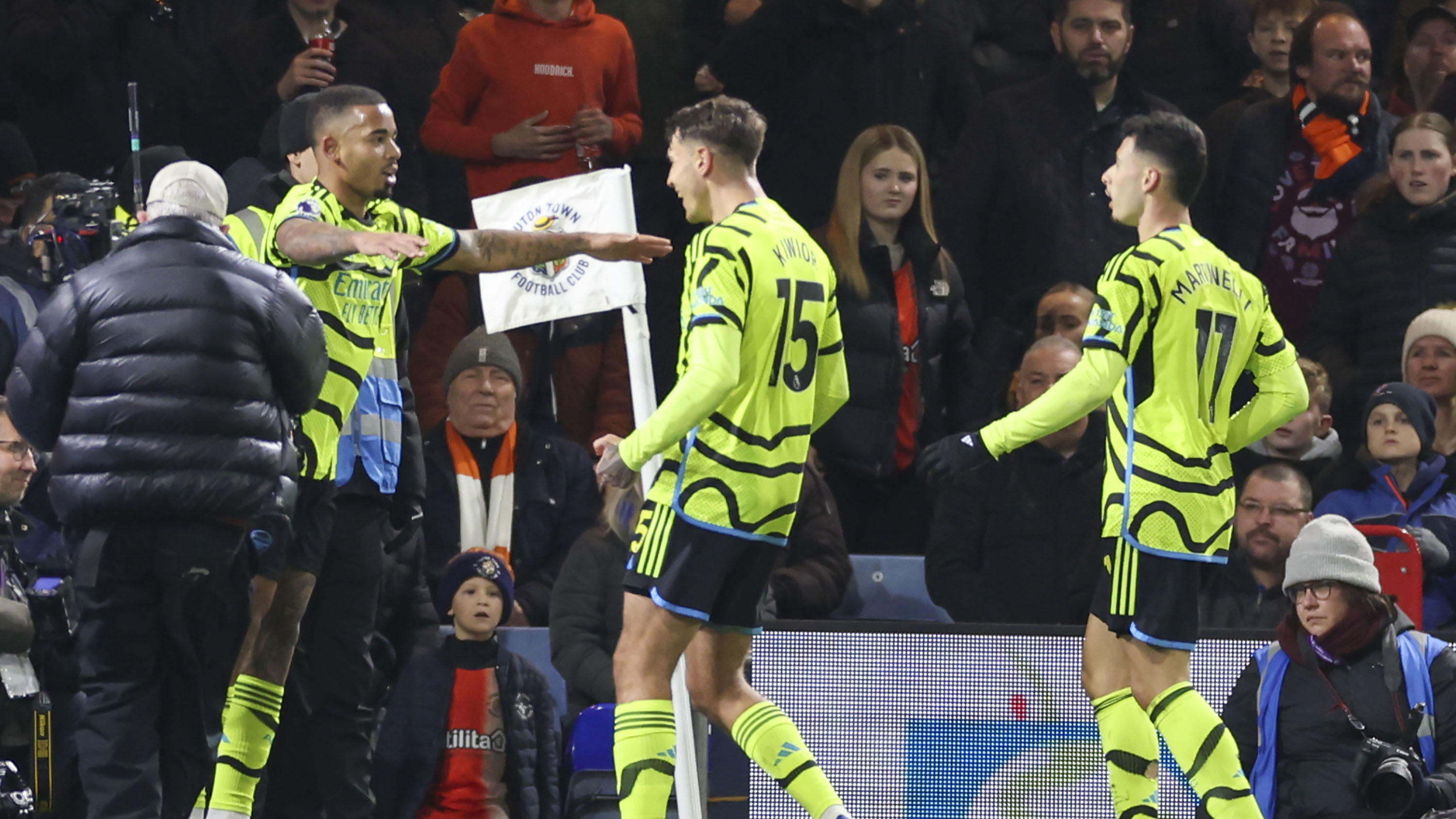 Gol Injury Time Declan Rice ke Gawang Luton Bawa Arsenal Comeback dan Mantapkan Posisi di Puncak Klasemen Sementara Liga Inggris