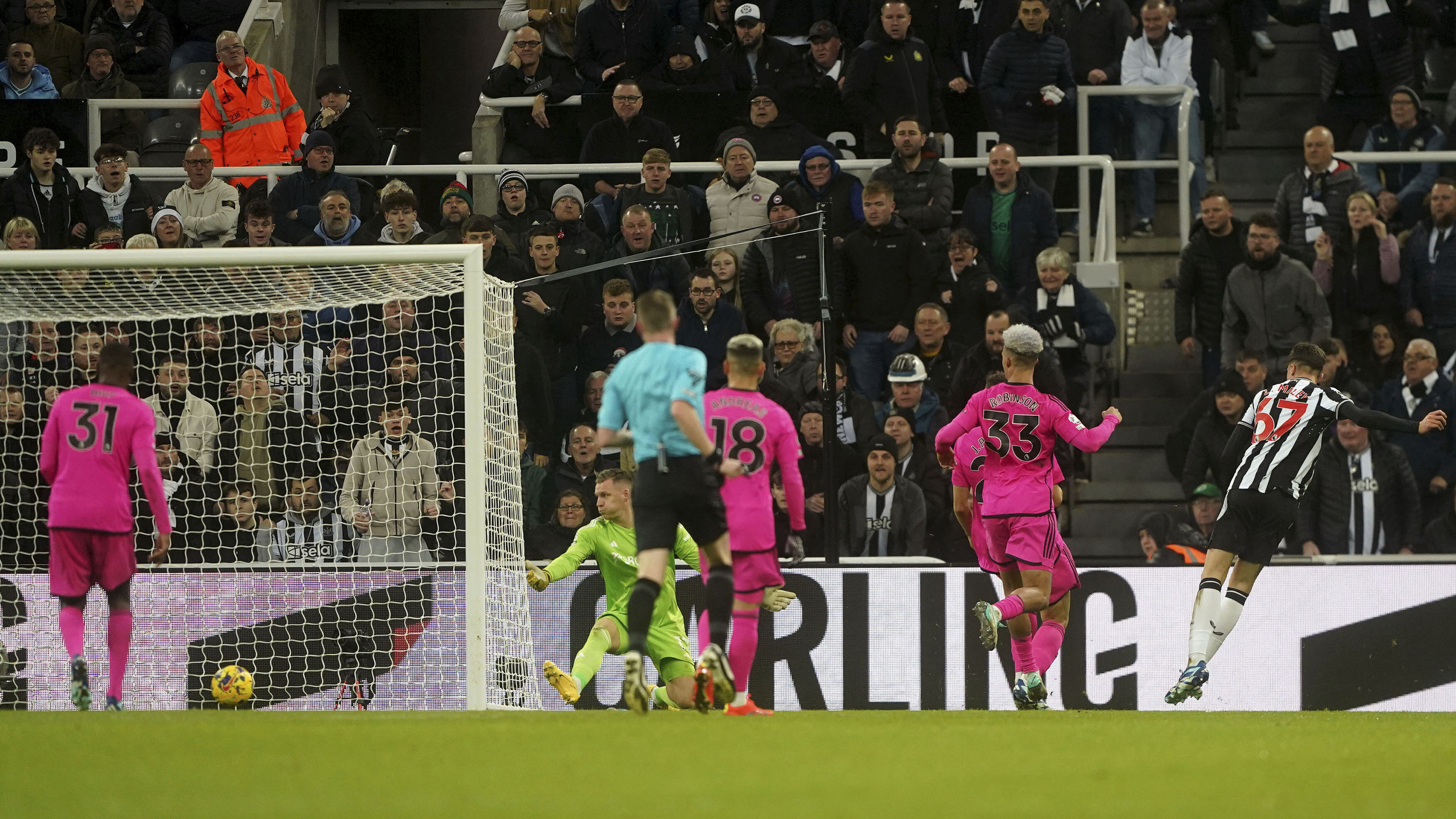 Bawa Newcastle Sikat Fulham, Lewis Miley Jadi Pencetak Gol Termuda di Premier League dalam 14 Tahun Terakhir 