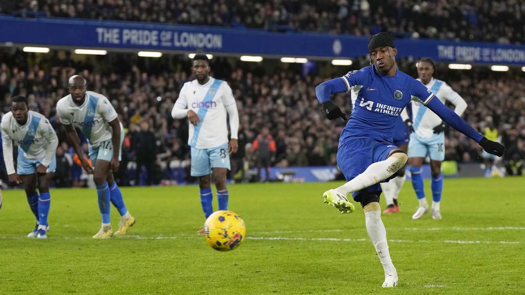 Gol Penalti Noni Madueke jadi Penentu Kemenangan Chelsea atas Crystal Palace di Liga Inggris