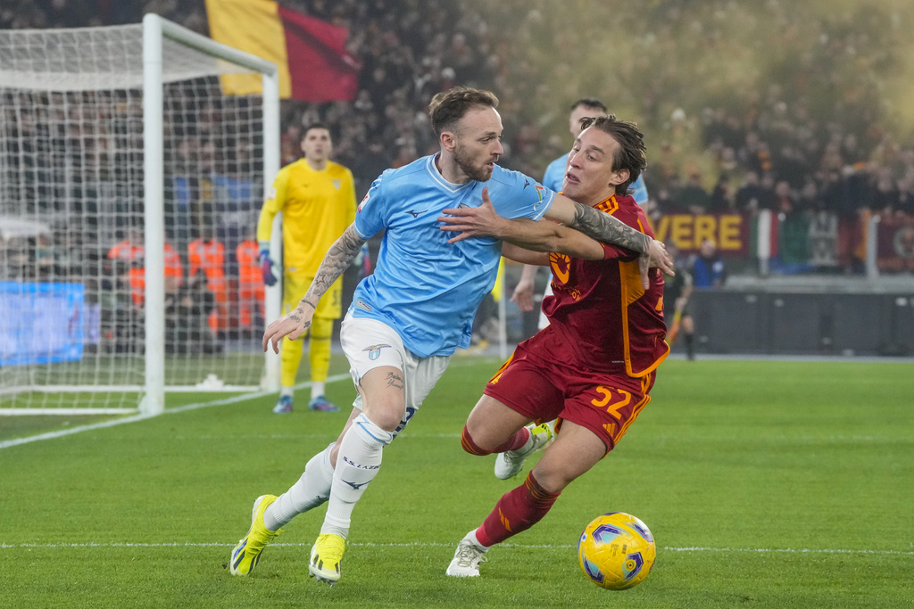 Panasnya Derby Della Capitale, 3 Kartu Merah, dan Lazio Singkirkan Roma dari Coppa Italia