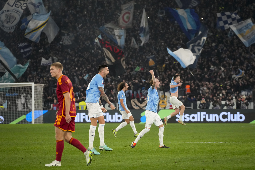 Panasnya Derby Della Capitale, 3 Kartu Merah, dan Lazio Singkirkan Roma dari Coppa Italia