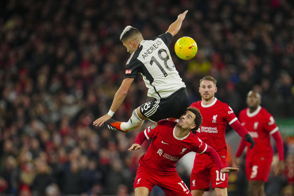 Comeback Liverpool atas Fulham, Satu Kaki di Final