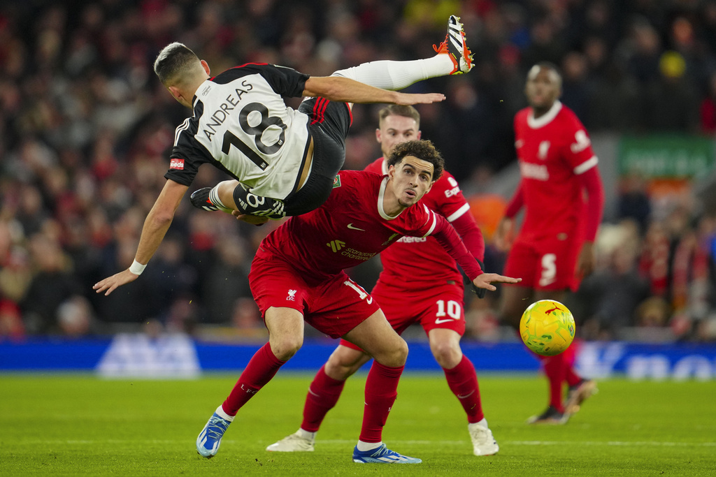 Comeback Liverpool atas Fulham, Satu Kaki di Final