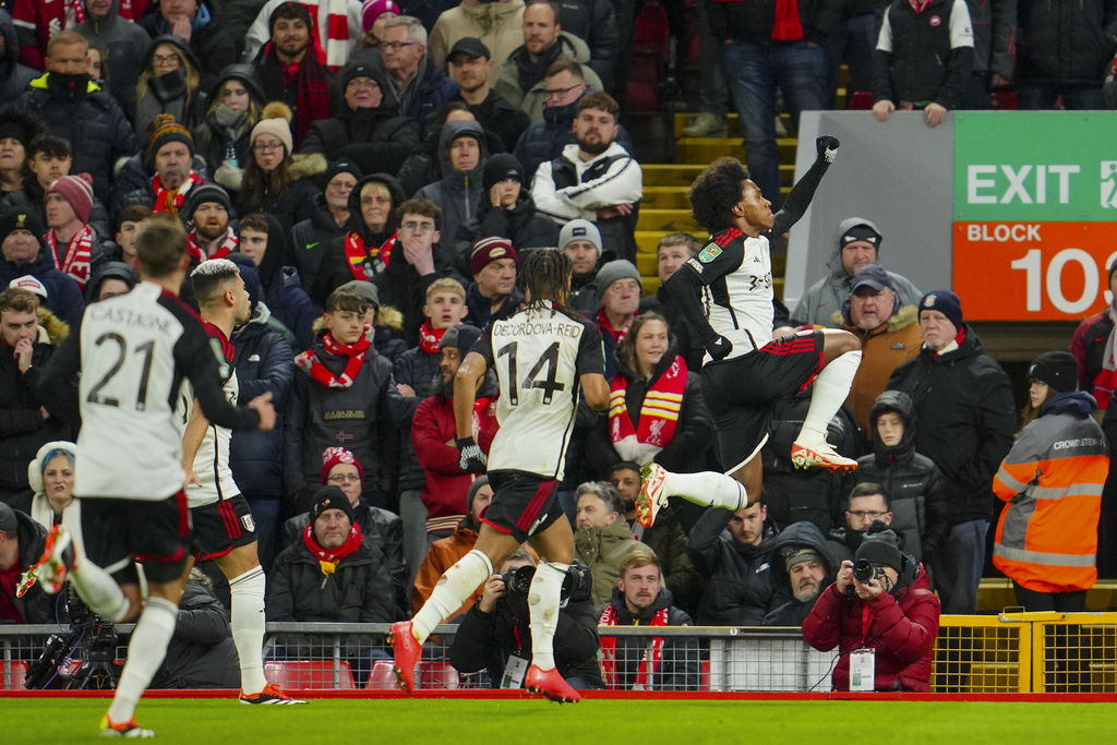 Comeback Liverpool atas Fulham, Satu Kaki di Final