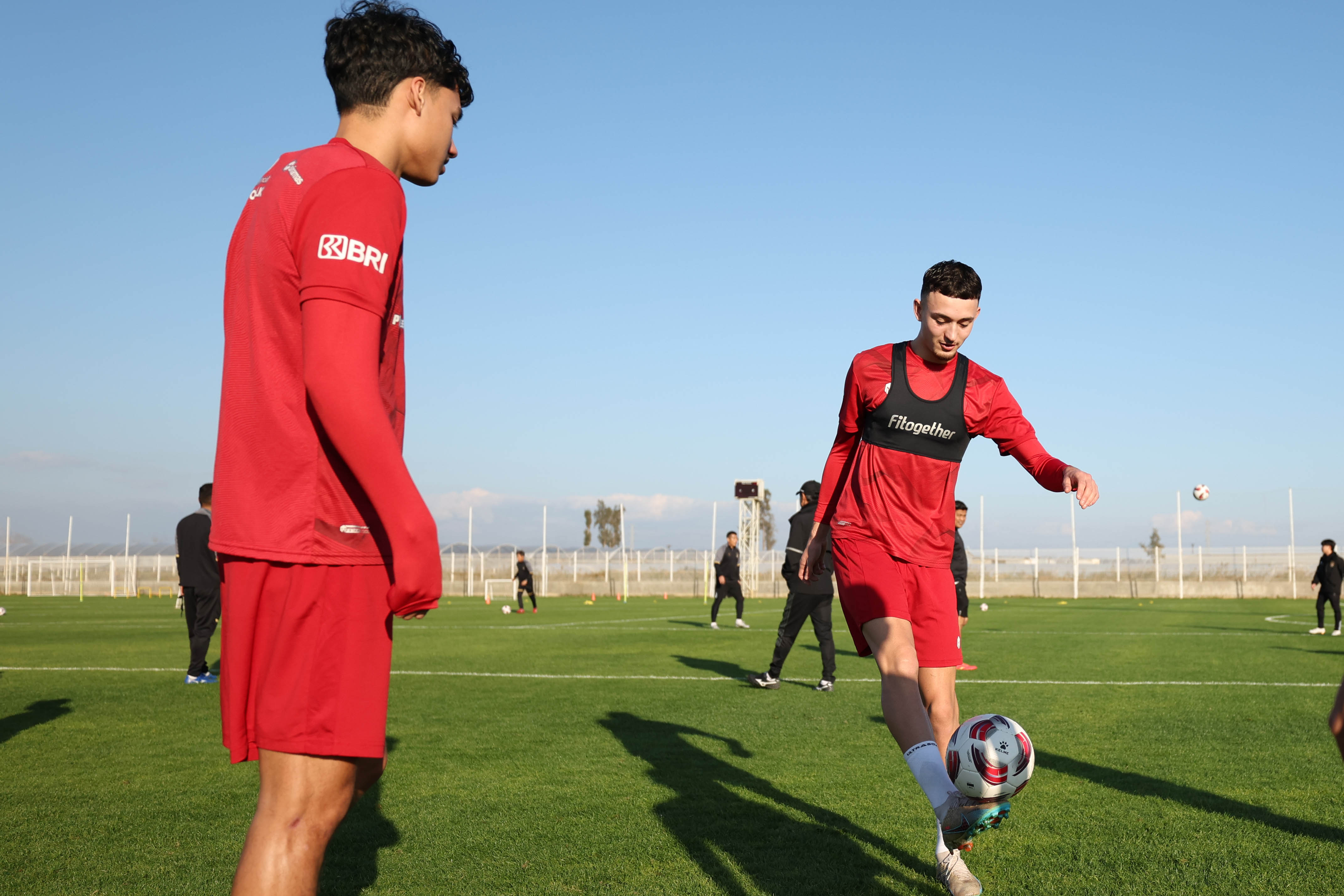 Momen Rafael Struick dan Ivar Jenner Latihan Bareng Timnas Indonesia di Turki