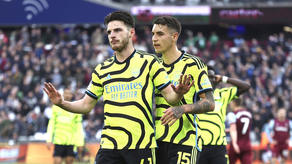 Momen Declan Rice Tahan Selebrasi di Rumah Sang Mantan