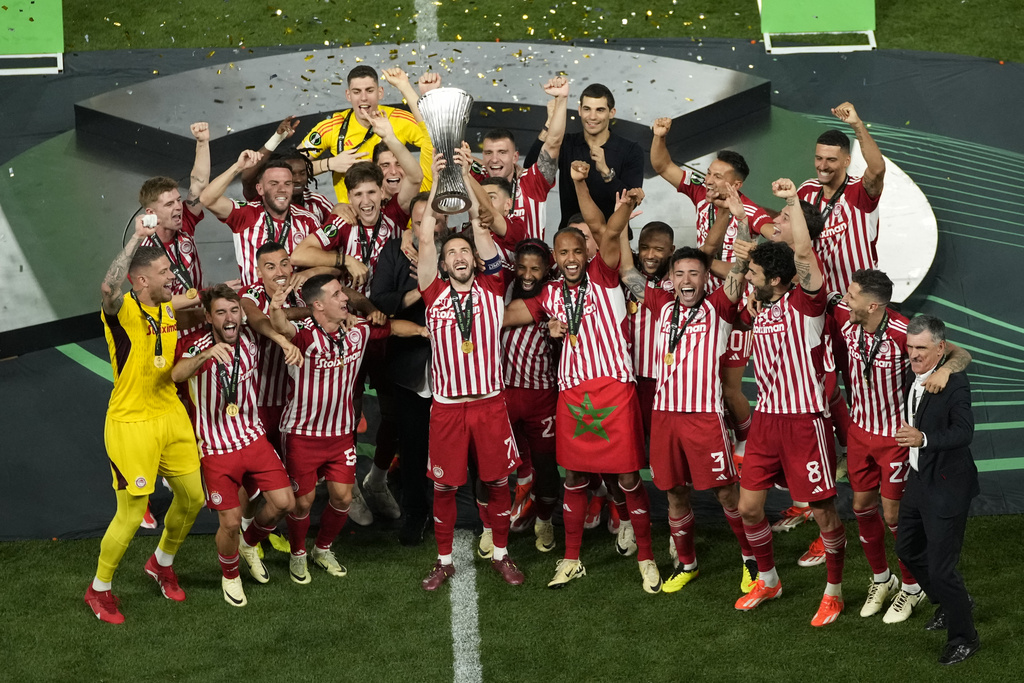 Pesta Olympiakos, Tangis Fiorentina