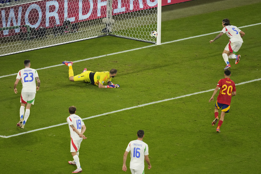 Spanyol vs Italia: Gol Bunuh Diri Calafiori dan Kekalahan Azzurri