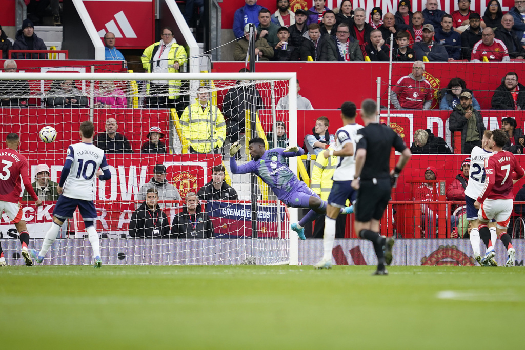 MU vs Spurs: Ketika Theatre of Dreams Berubah Jadi Theatre of Nightmare