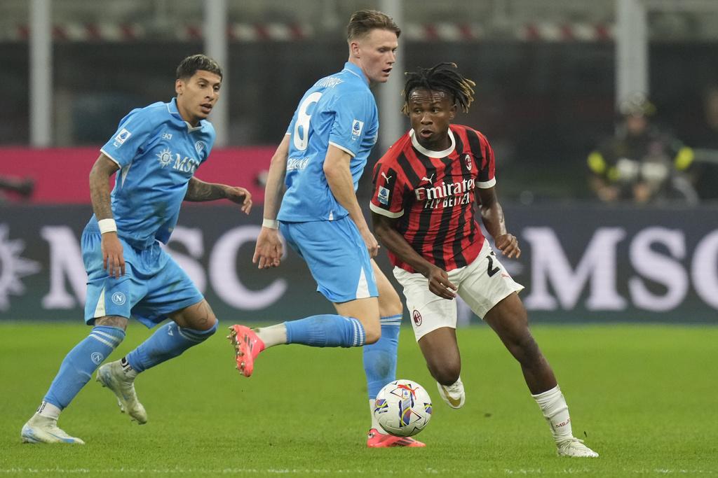 Milan vs Napoli: Partenopei Perkasa di San Siro