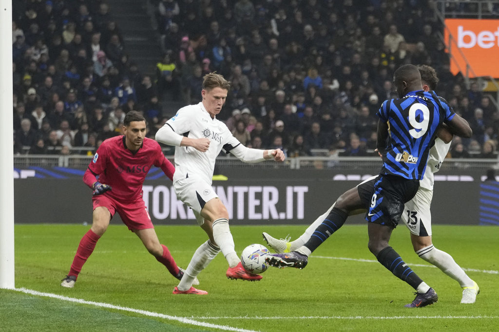 Inter Milan dan Napoli Berbagi Poin, Calhanoglu Gagal Penalti
