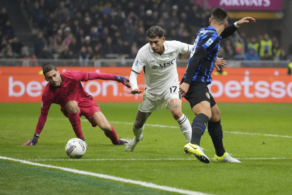 Inter Milan dan Napoli Berbagi Poin, Calhanoglu Gagal Penalti