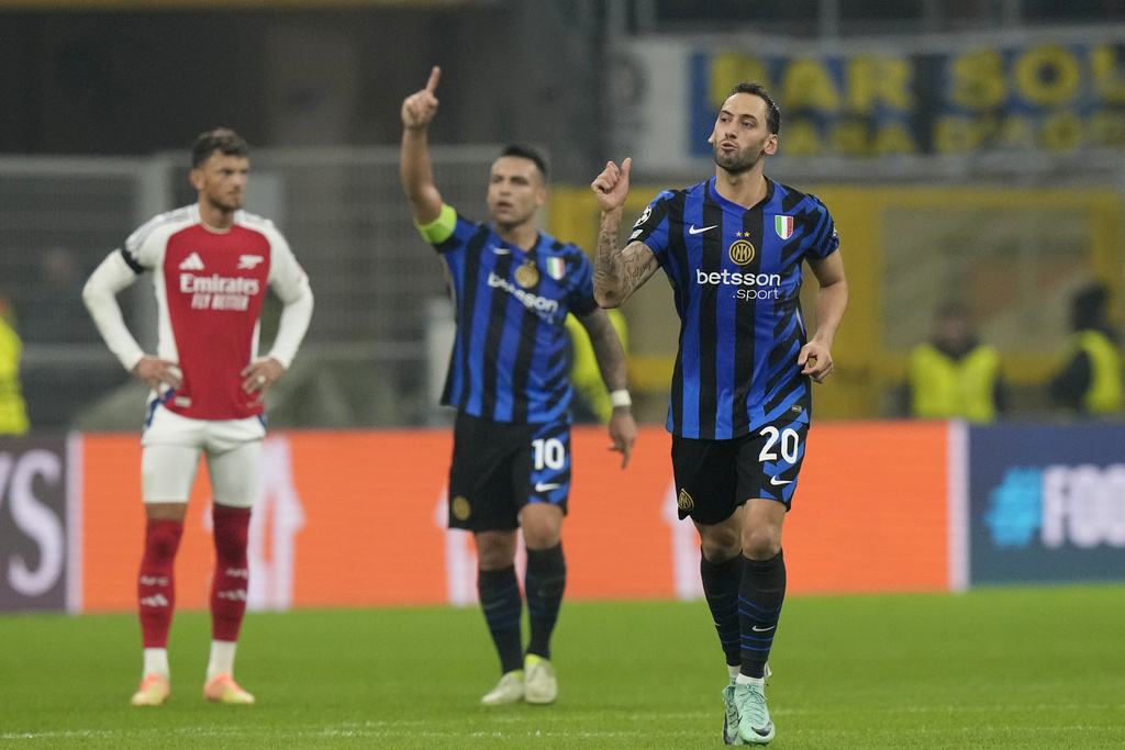 Gol Penalti Calhanoglu Bikin Arsenal Gigit Jari Gol Penalti Calhanoglu Bikin Arsenal Gigit Jari