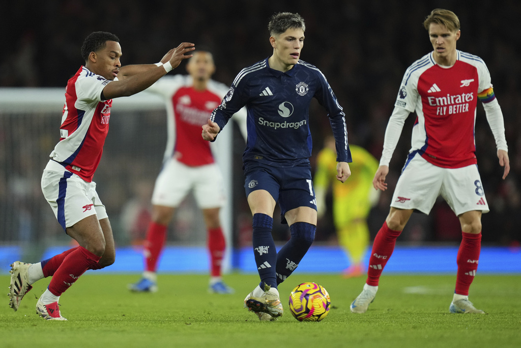 Arsenal Bikin MU Kembali Membumi